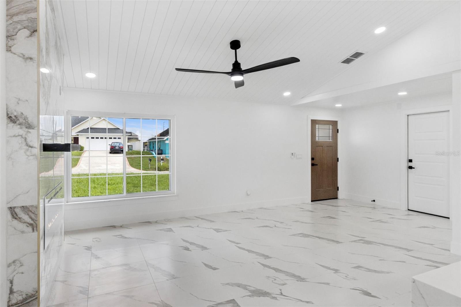 5424 Loma Vista Dr E Property Photo 26