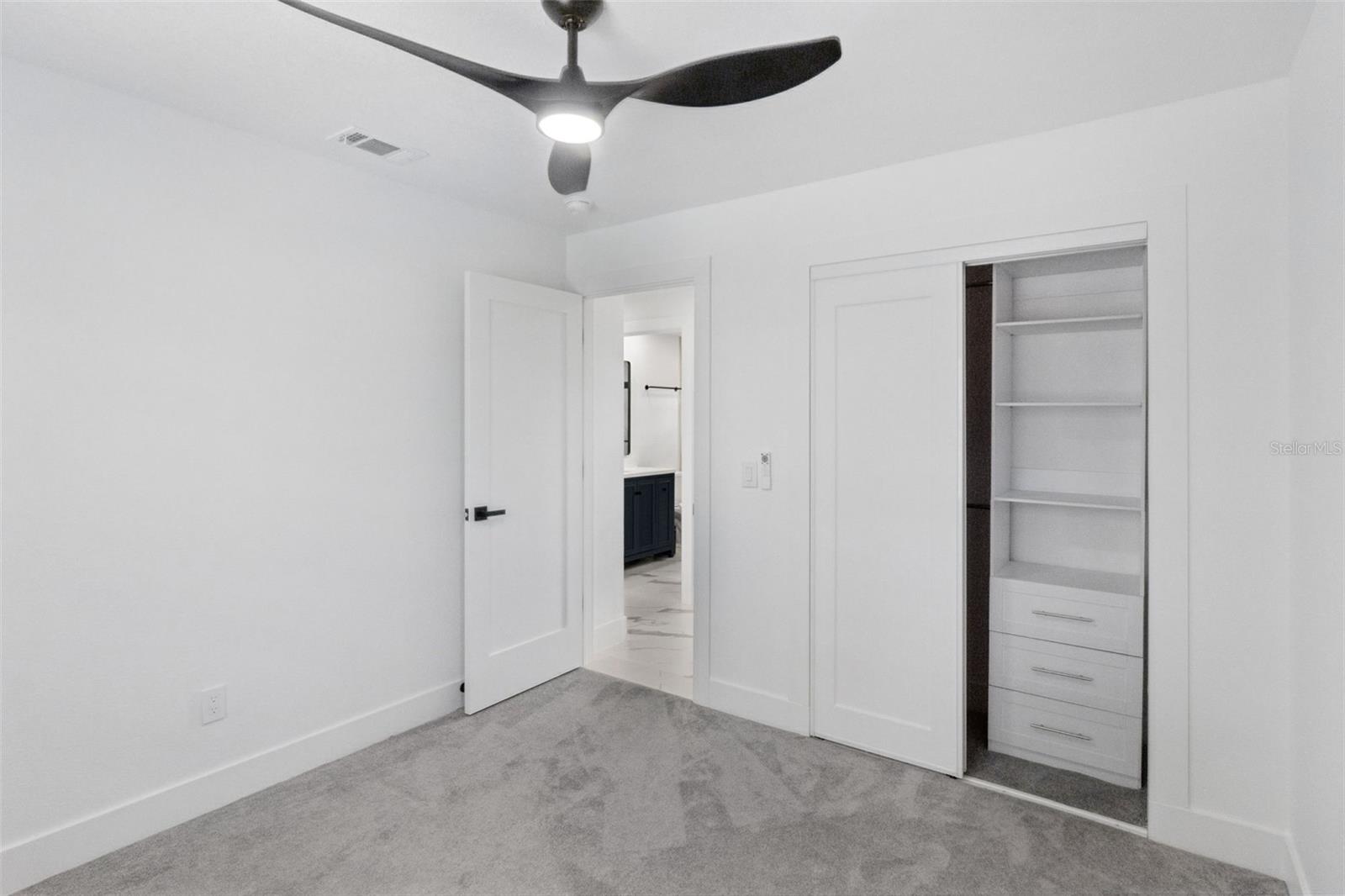 5424 Loma Vista Dr E Property Photo 31
