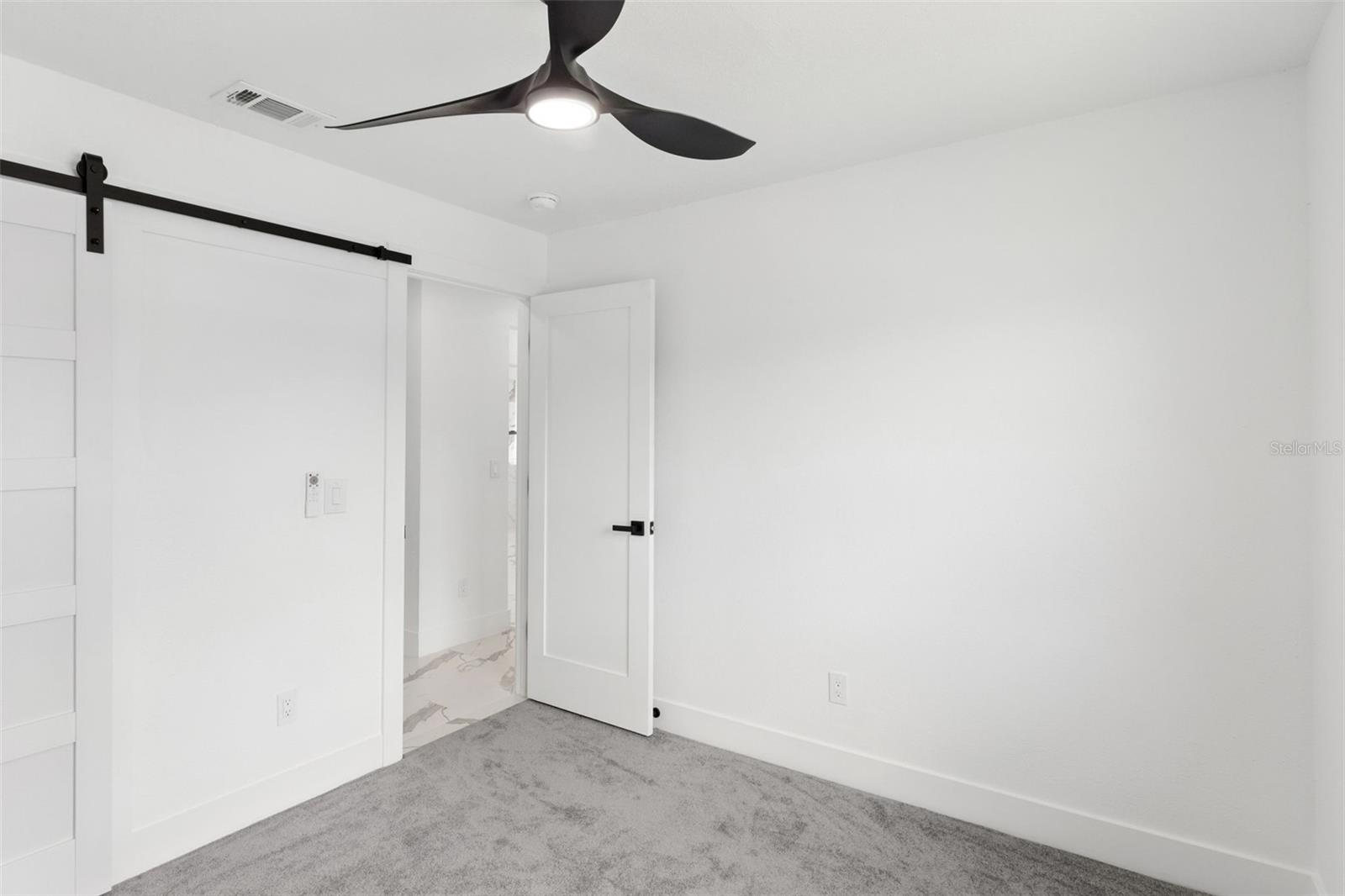 5424 Loma Vista Dr E Property Photo 34