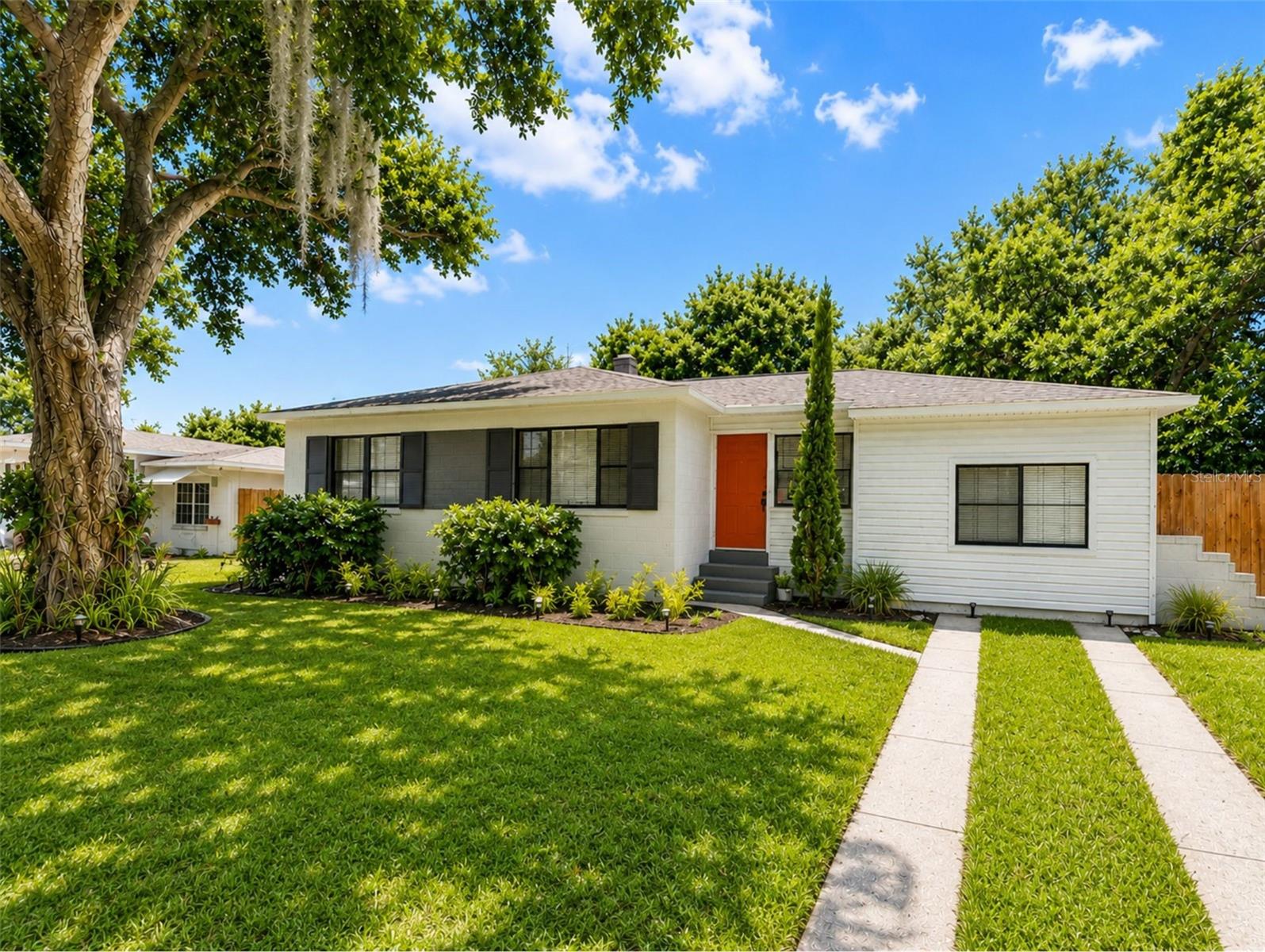 1330 Monterey Dr Property Photo 2
