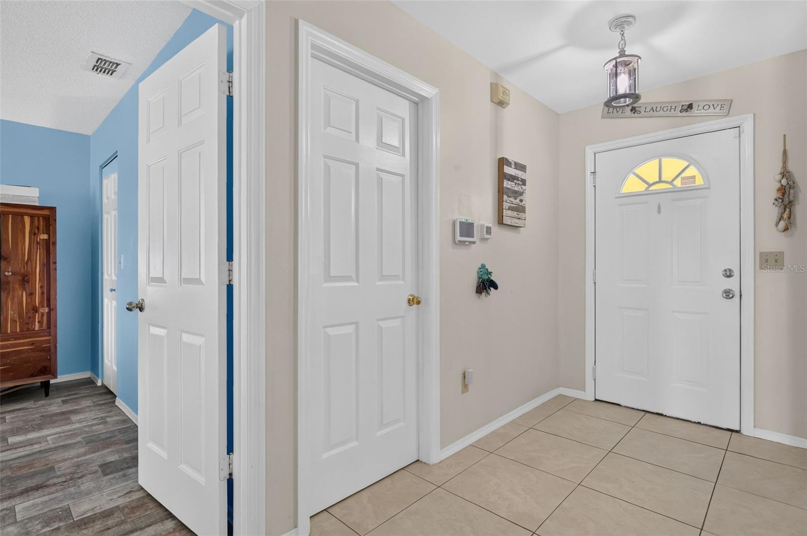 39627 Greenbrier St Property Photo 4
