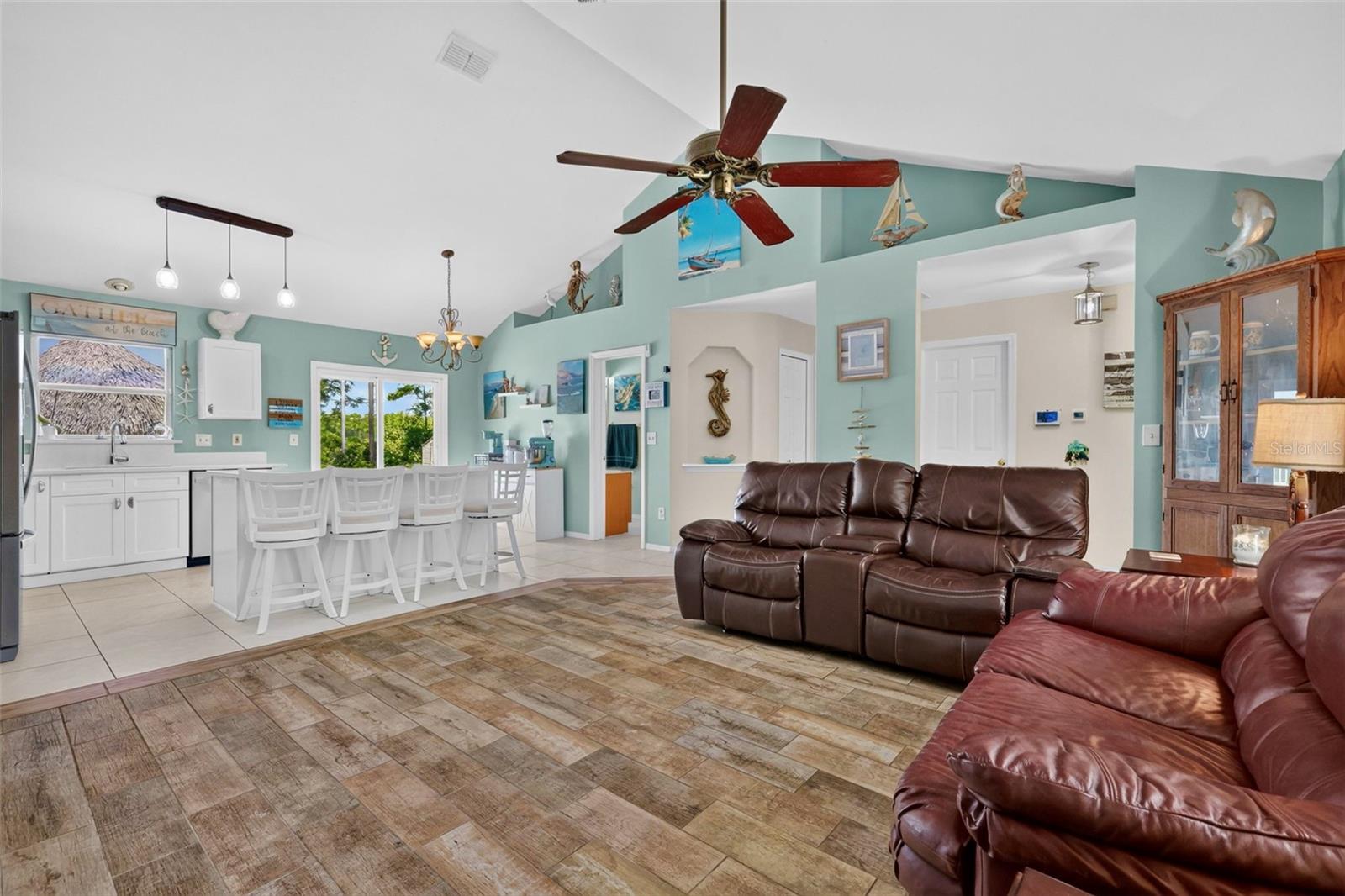 39627 Greenbrier St Property Photo 9