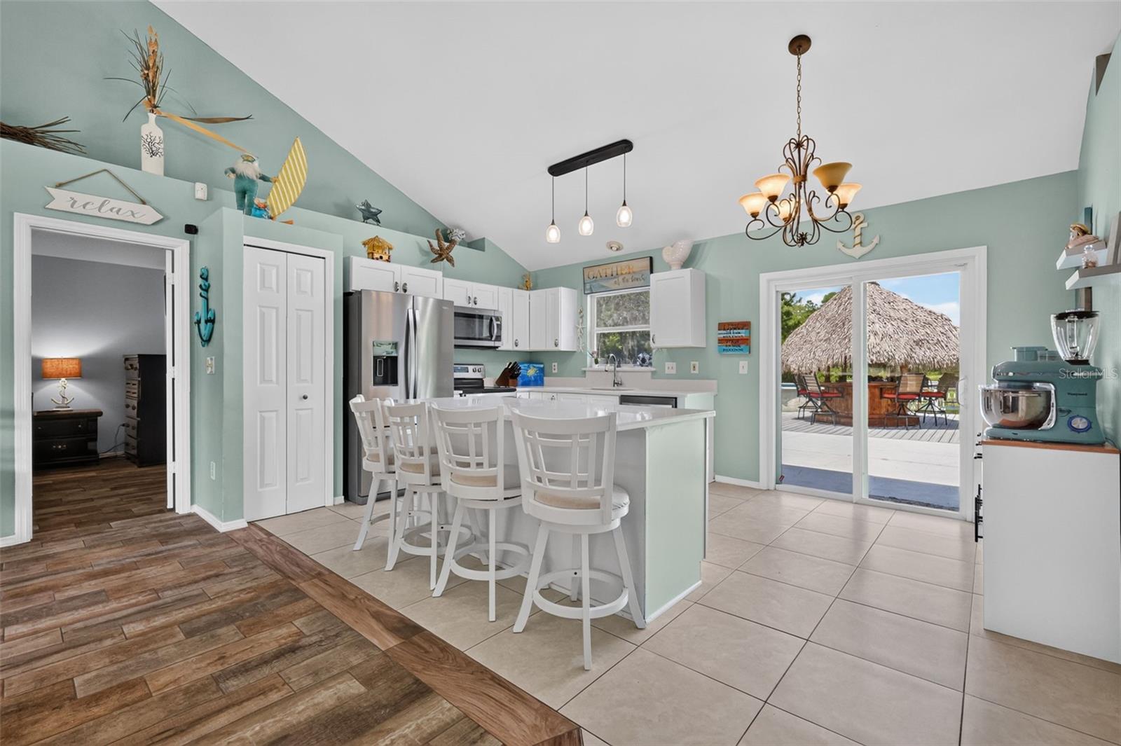 39627 Greenbrier St Property Photo 11