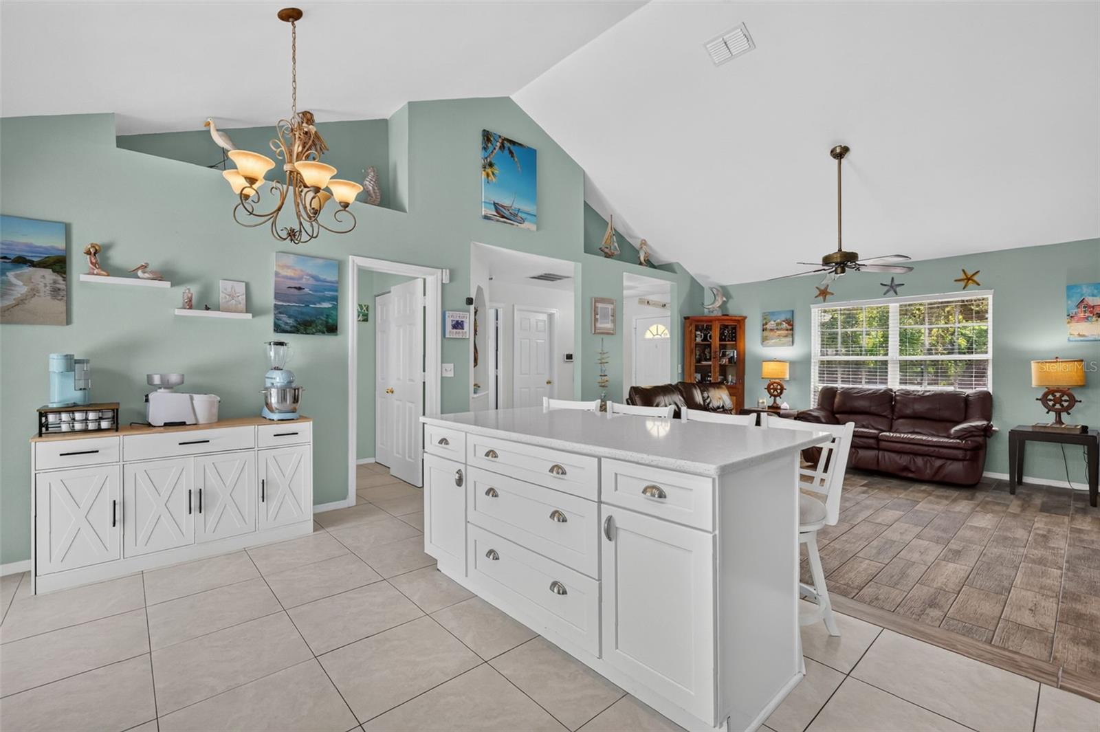 39627 Greenbrier St Property Photo 13