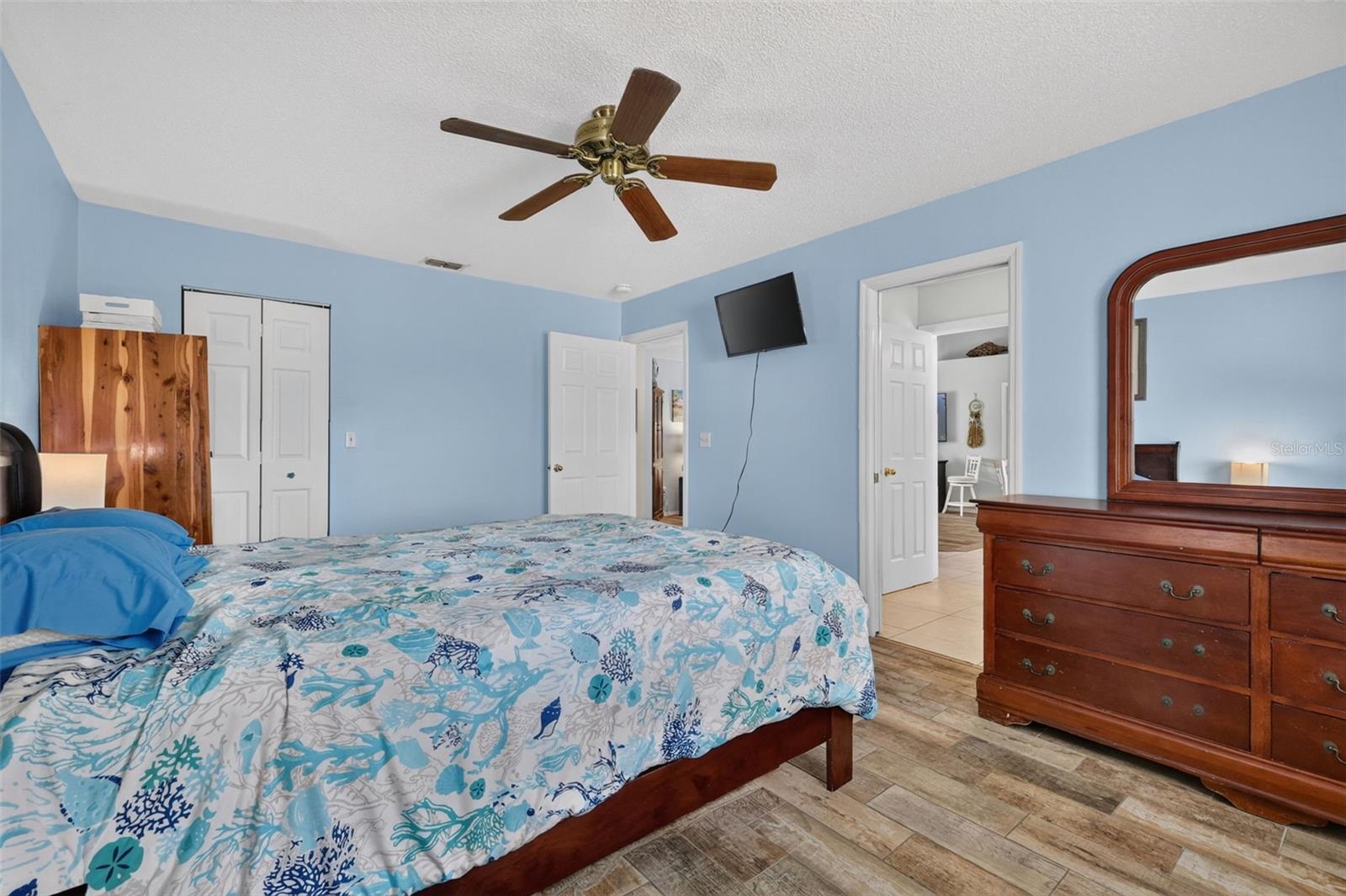 39627 Greenbrier St Property Photo 16