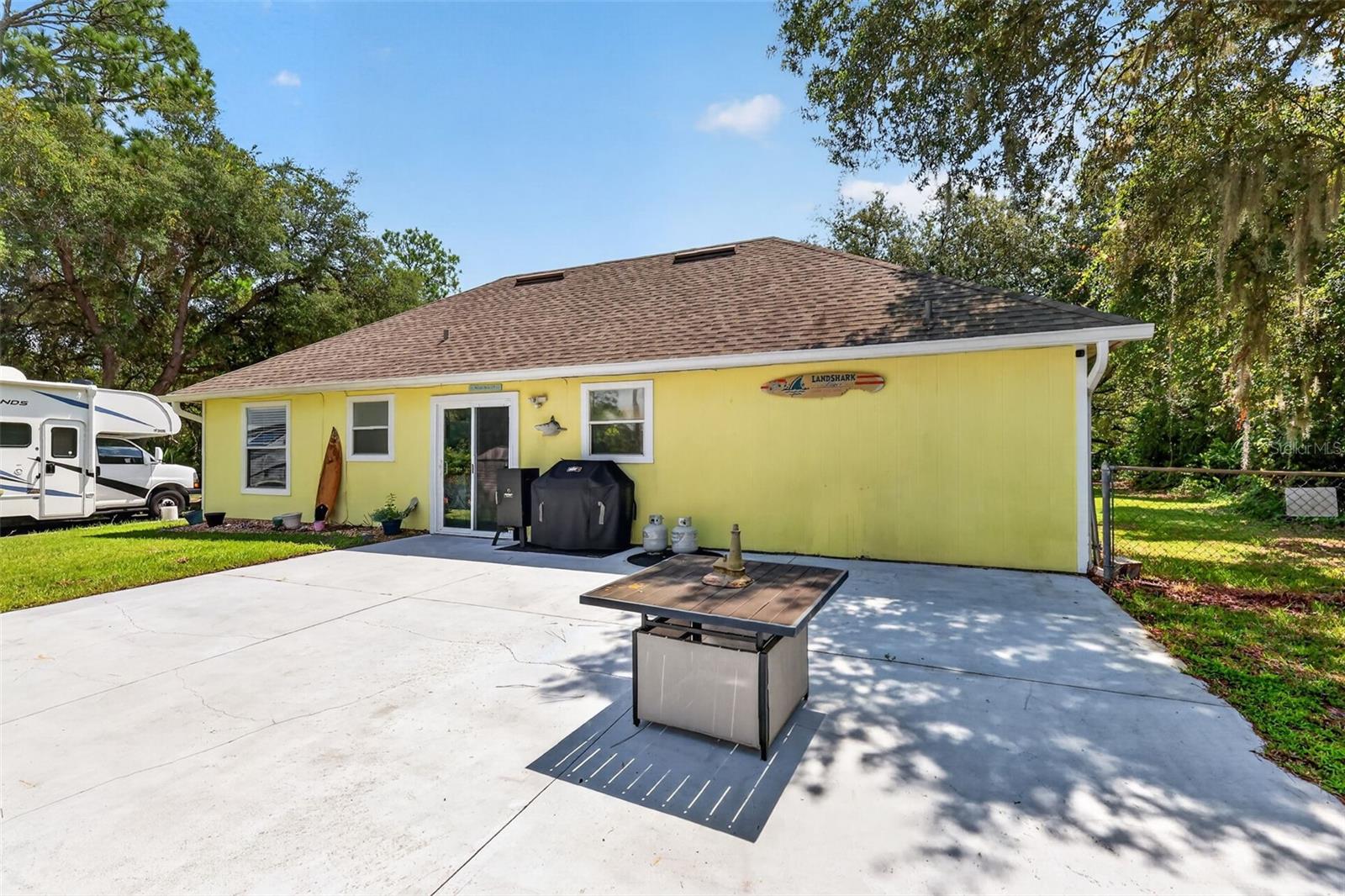 39627 Greenbrier St Property Photo 29