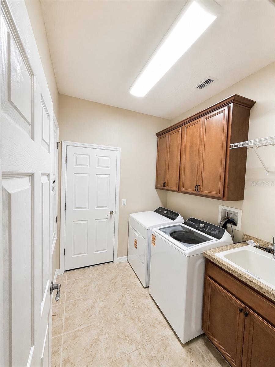 105 E Blue Water Edge Dr Property Photo 11