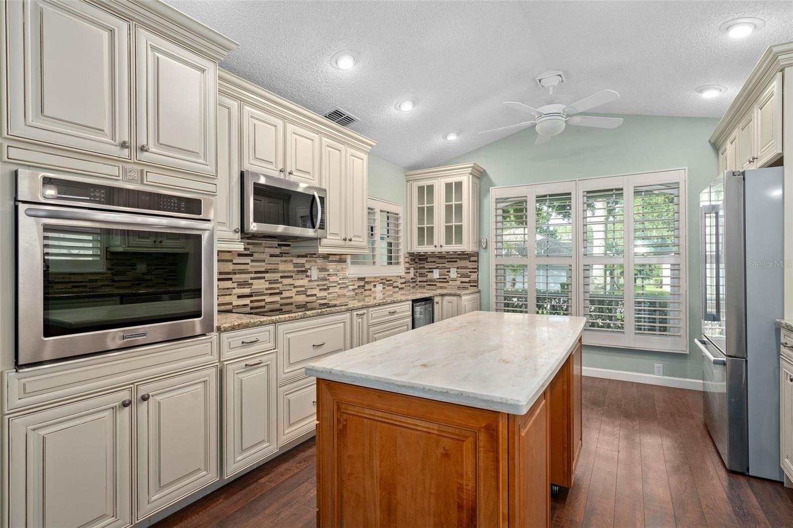 3821 Avon Ct Property Photo 6