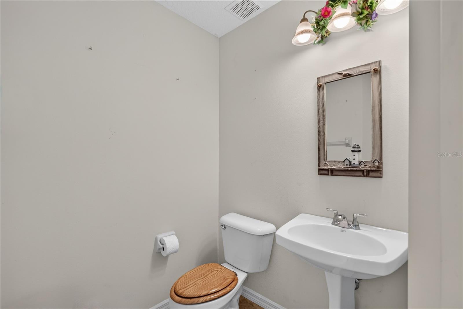 4875 Abaco Dr Property Photo 9