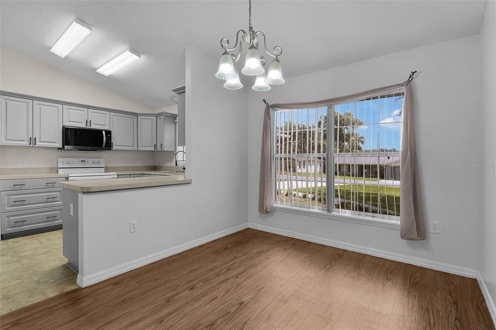 36127 Pine Tree St Property Photo 7