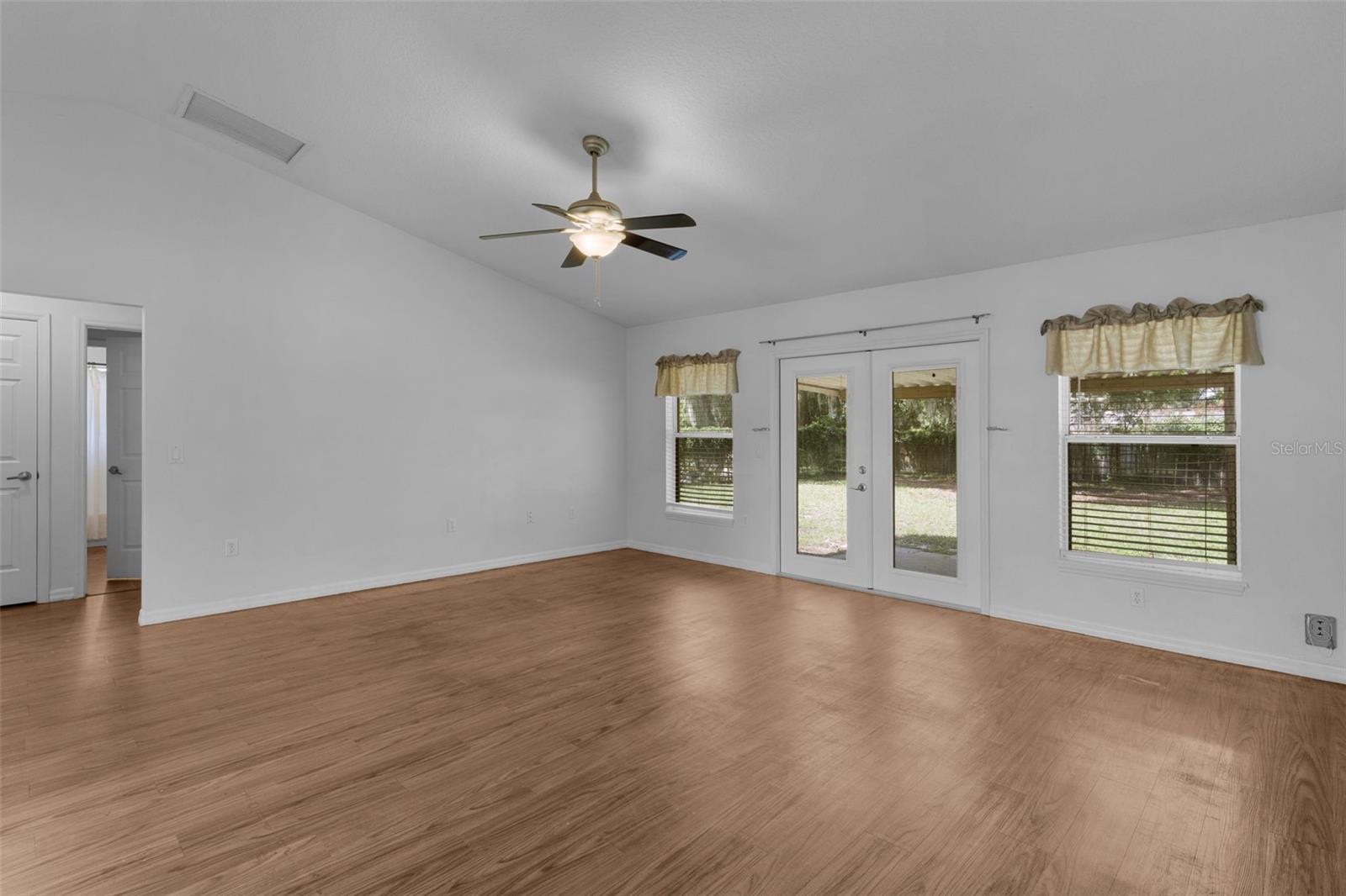 36127 Pine Tree St Property Photo 10
