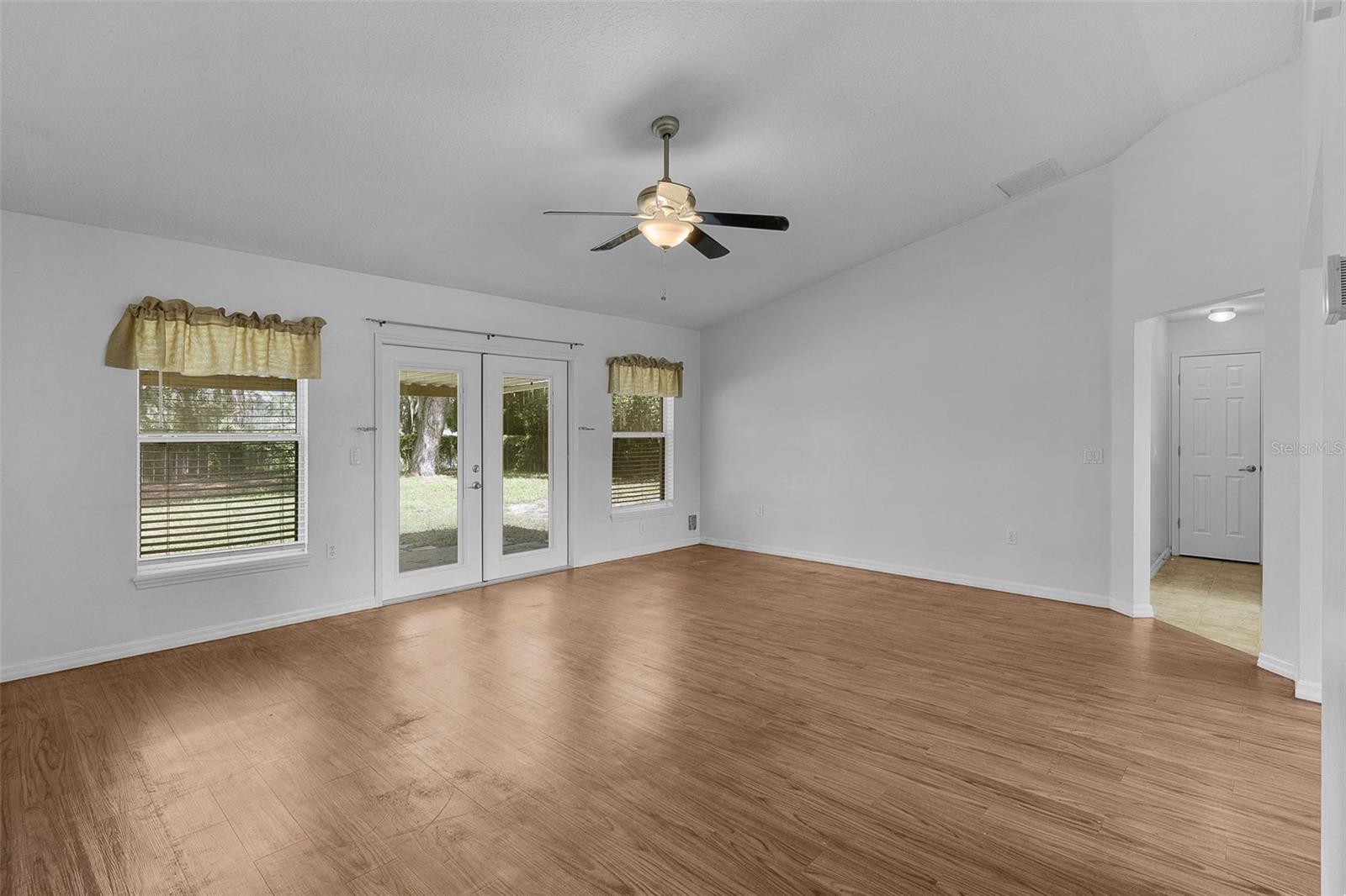 36127 Pine Tree St Property Photo 12