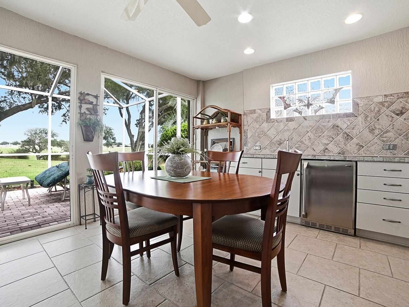2760 Midland Ter Property Photo 3