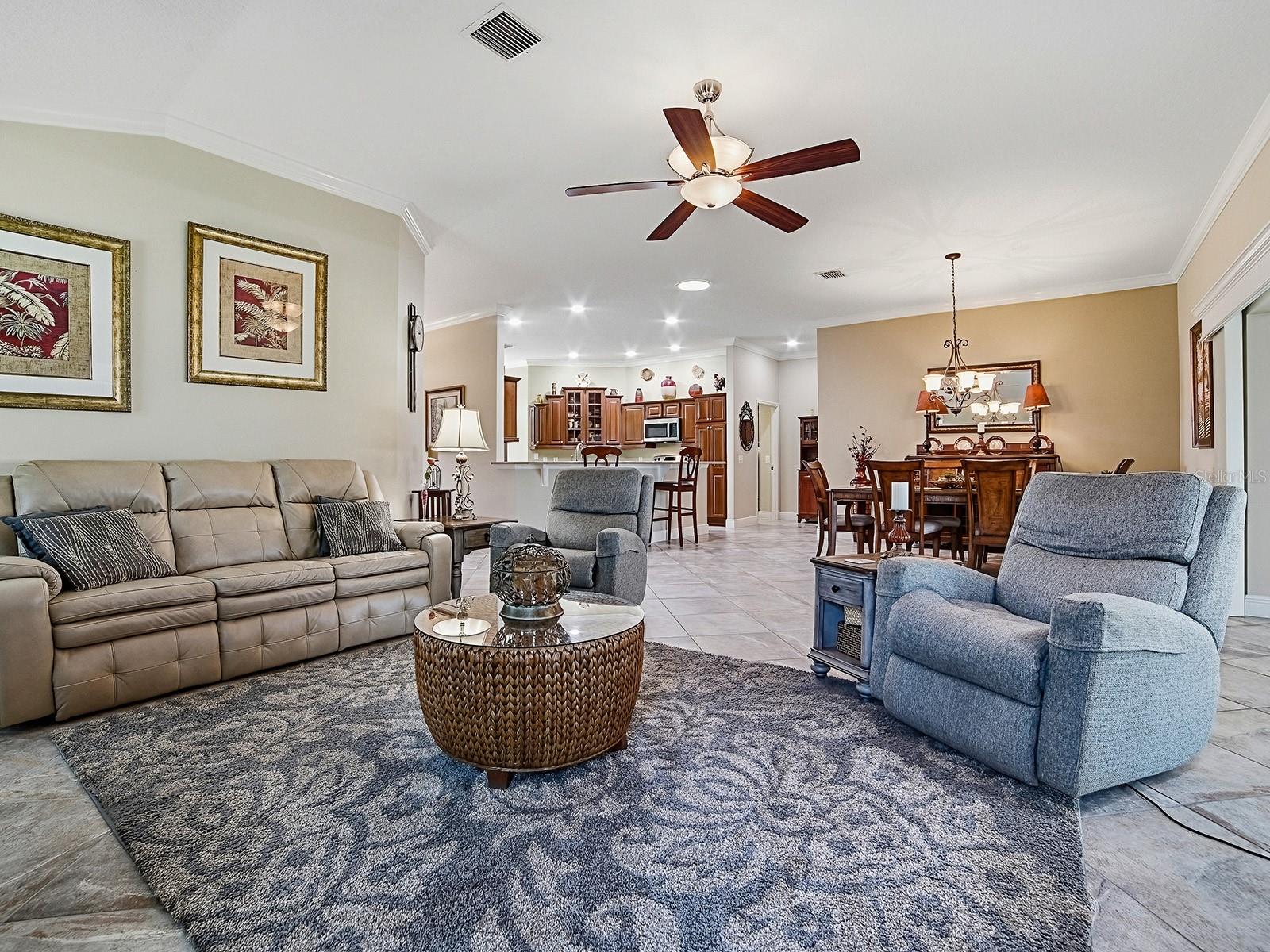 2760 Midland Ter Property Photo 16
