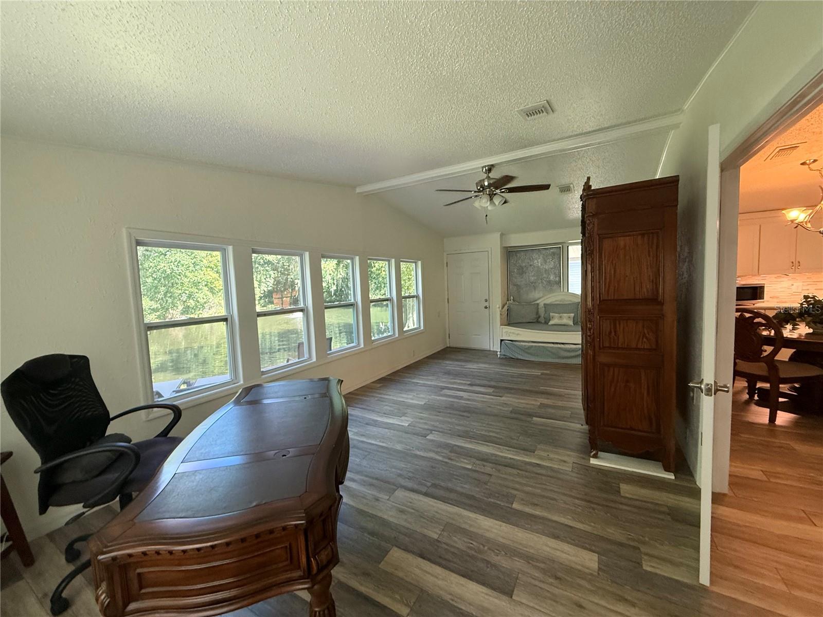 802 Oak Blvd Property Photo 7