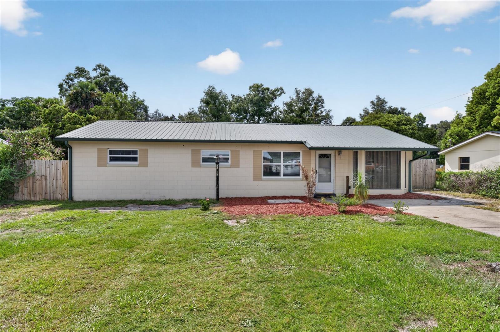 619 Wisteria Ave Property Photo 2