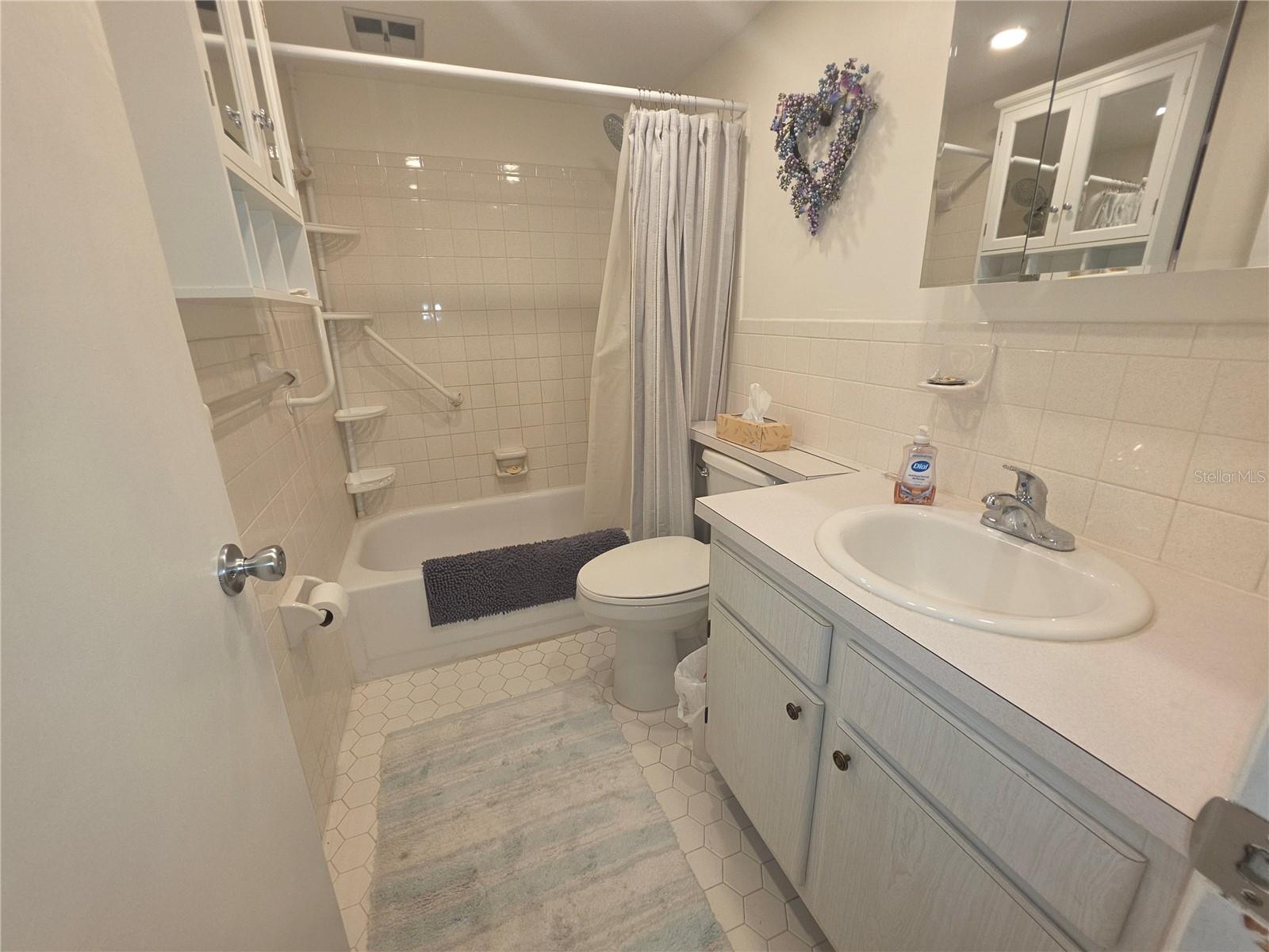 8454 111th St #104 Property Photo 11