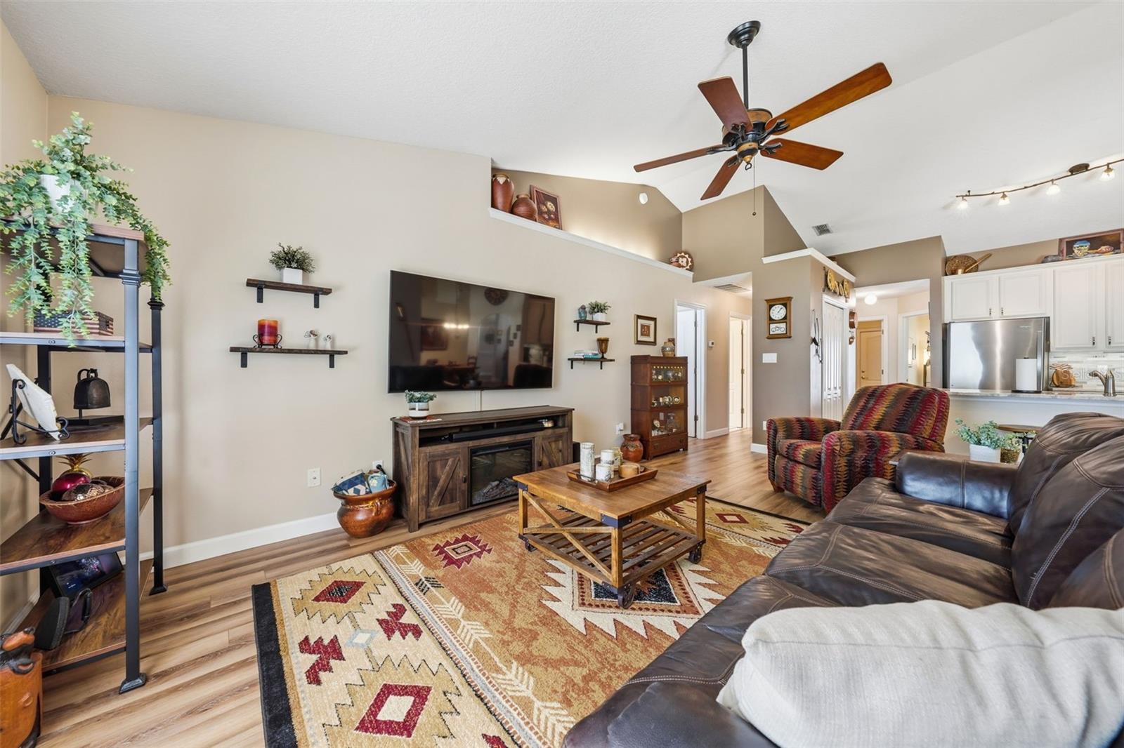 3004 Linmont Ln Property Photo 18
