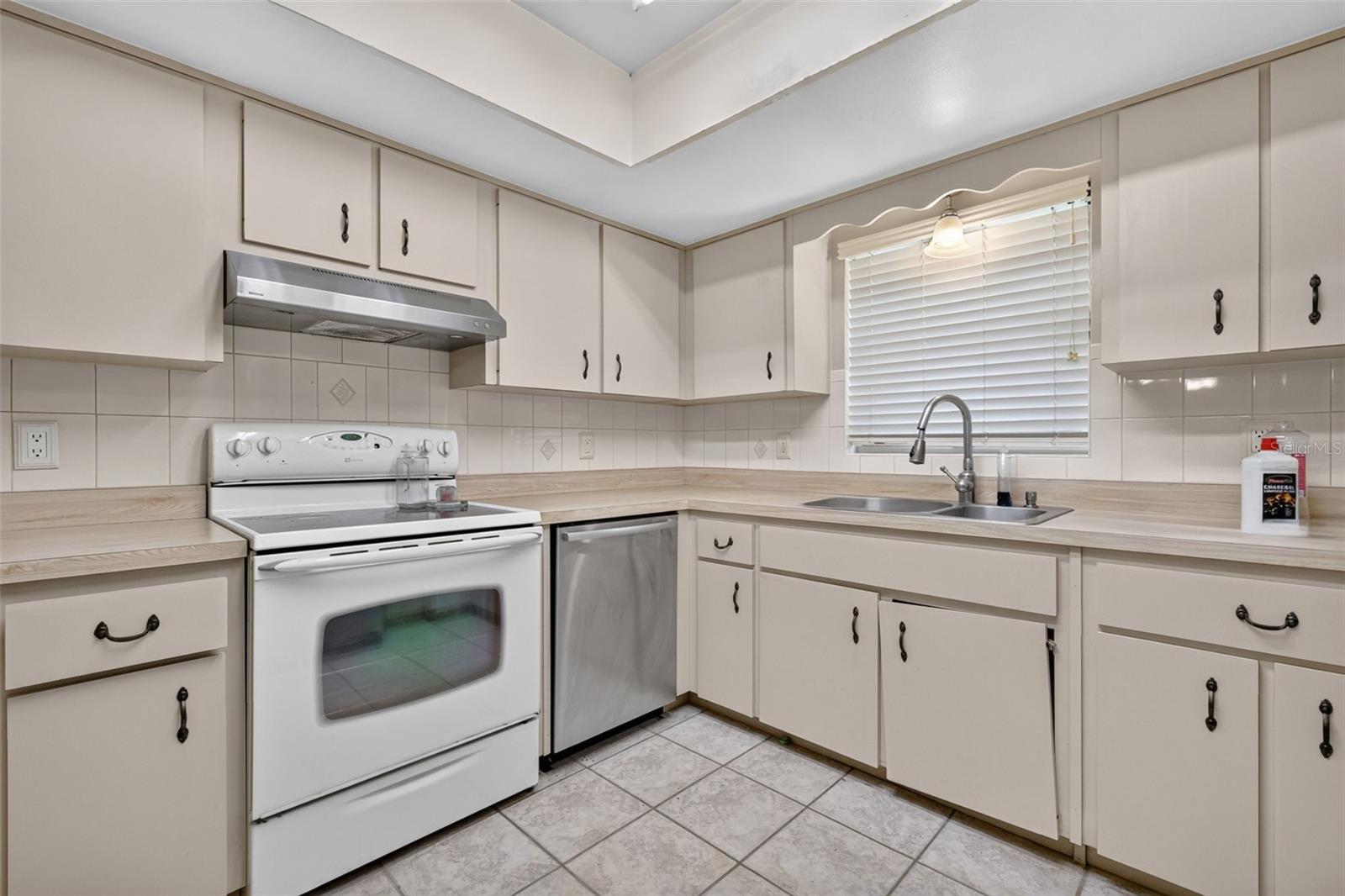 37320 Beach Dr Property Photo 10