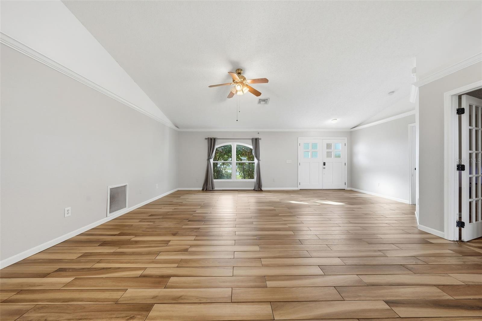 236 Country Lakes Cir Property Photo 8