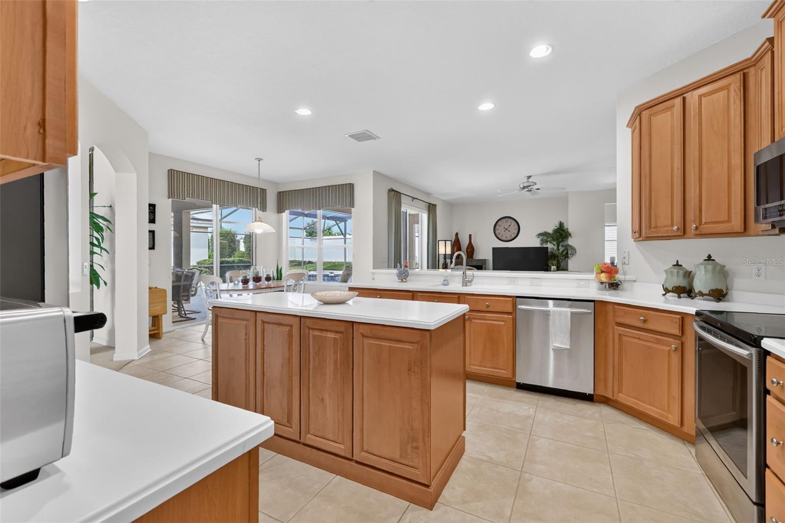 9085 Laurel Ridge Dr Property Photo 12