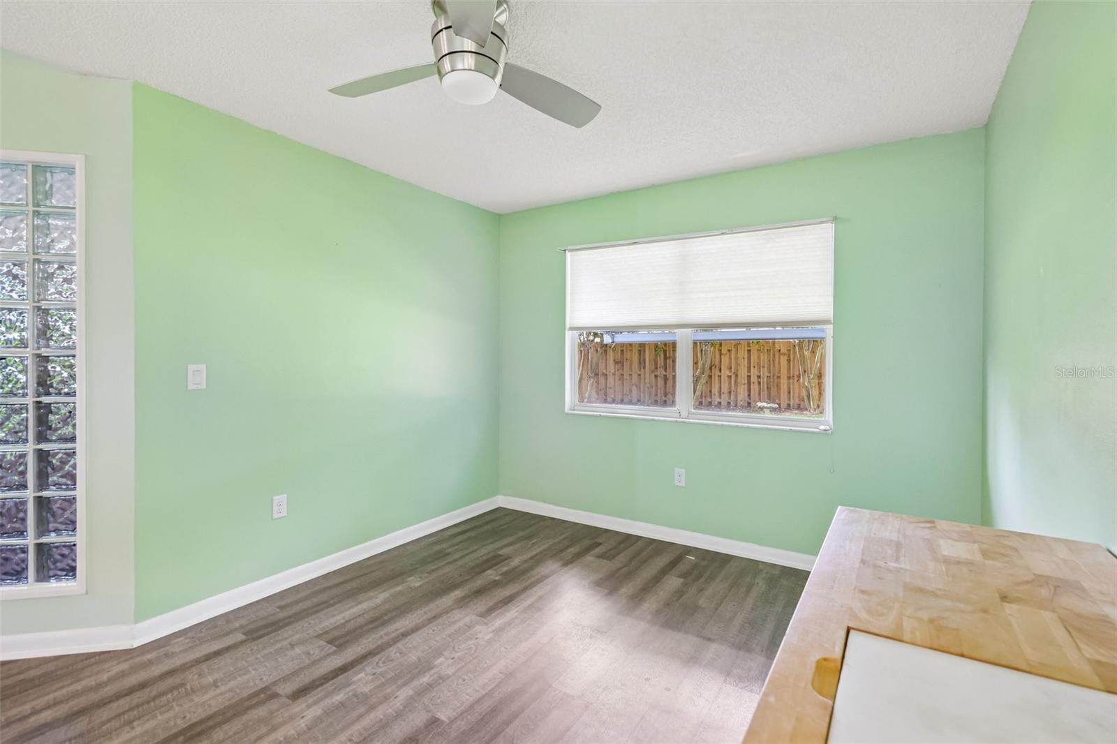 1607 Selkirk Dr Property Photo 19