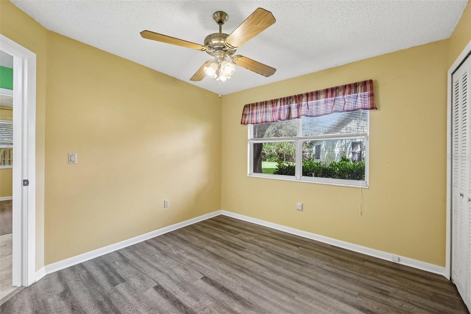 1607 Selkirk Dr Property Photo 23