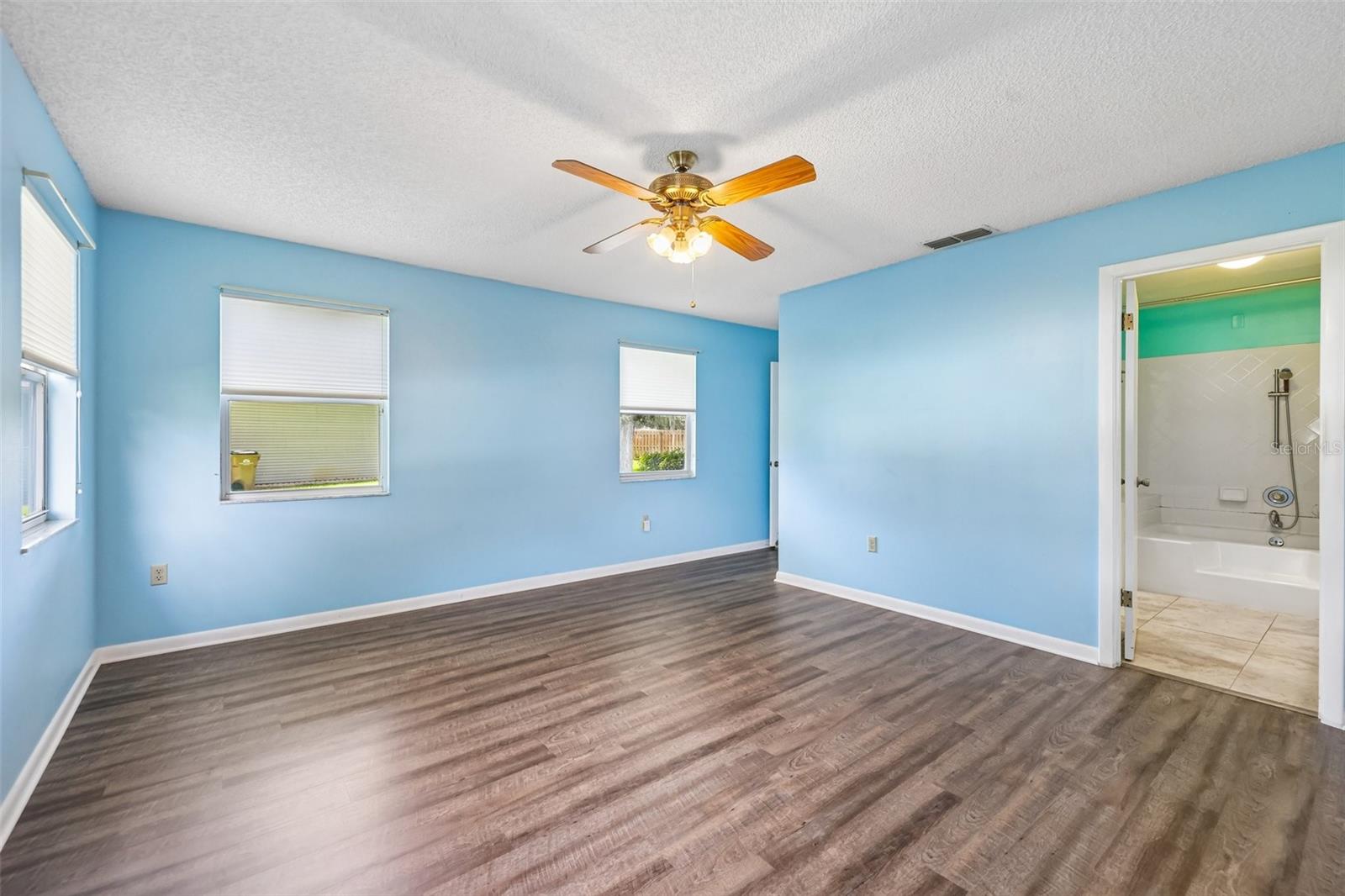 1607 Selkirk Dr Property Photo 31