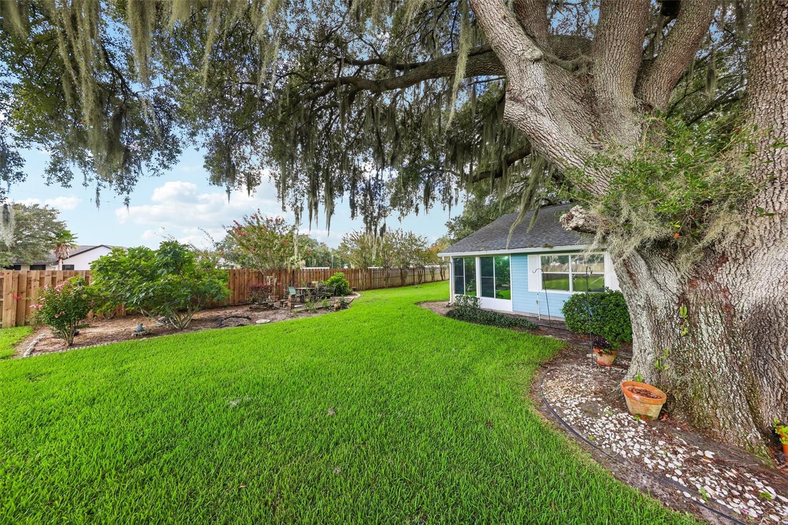 1607 Selkirk Dr Property Photo 40