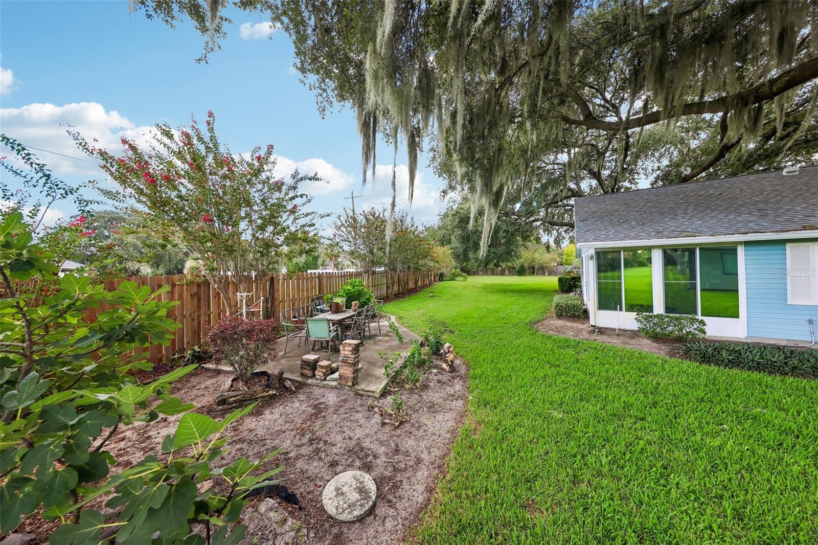 1607 Selkirk Dr Property Photo 41