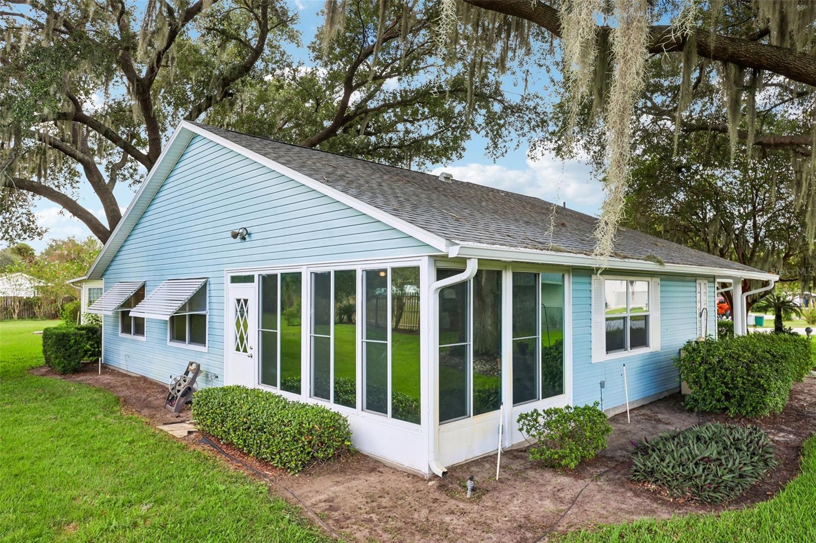 1607 Selkirk Dr Property Photo 42