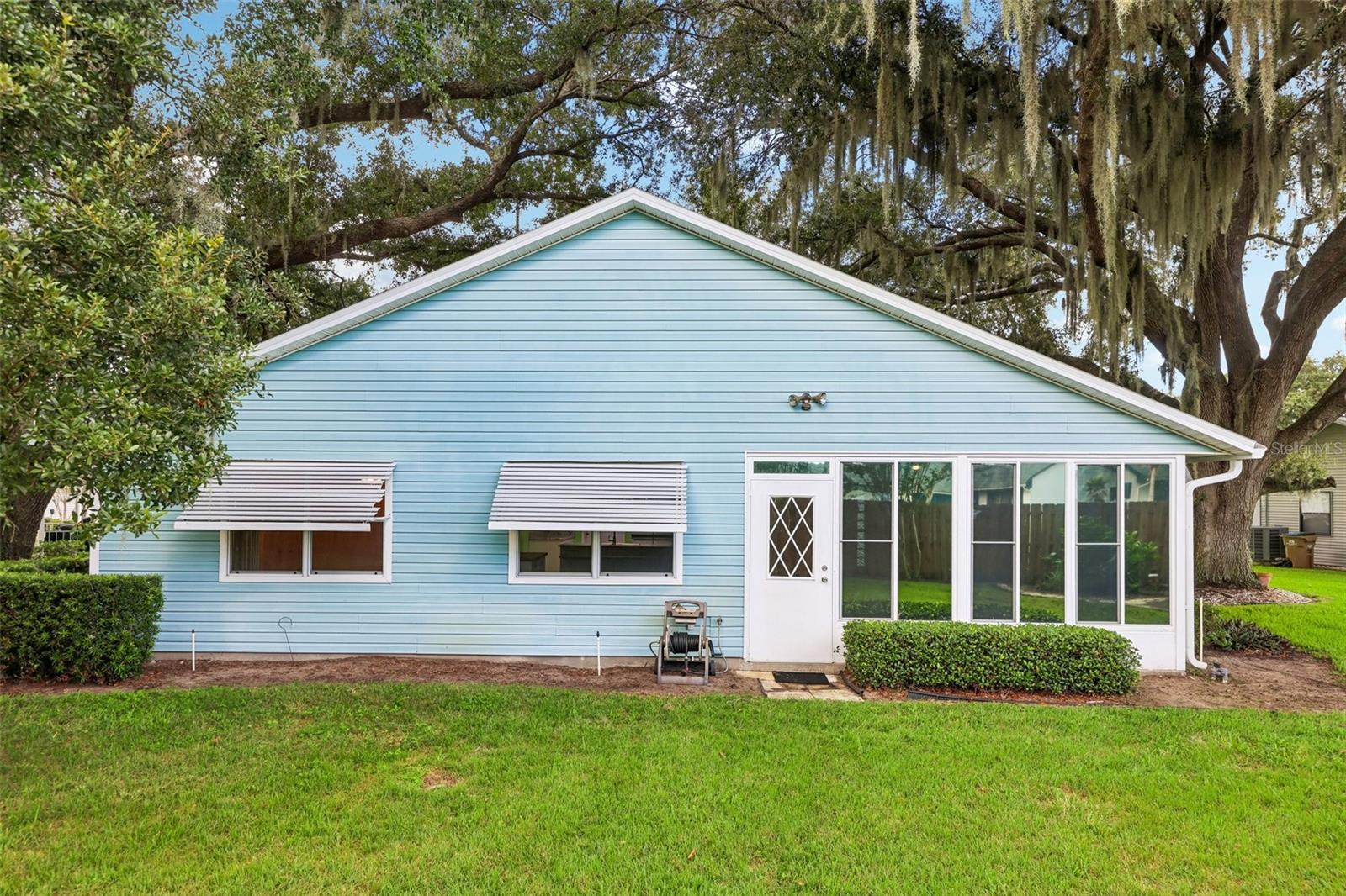 1607 Selkirk Dr Property Photo 43