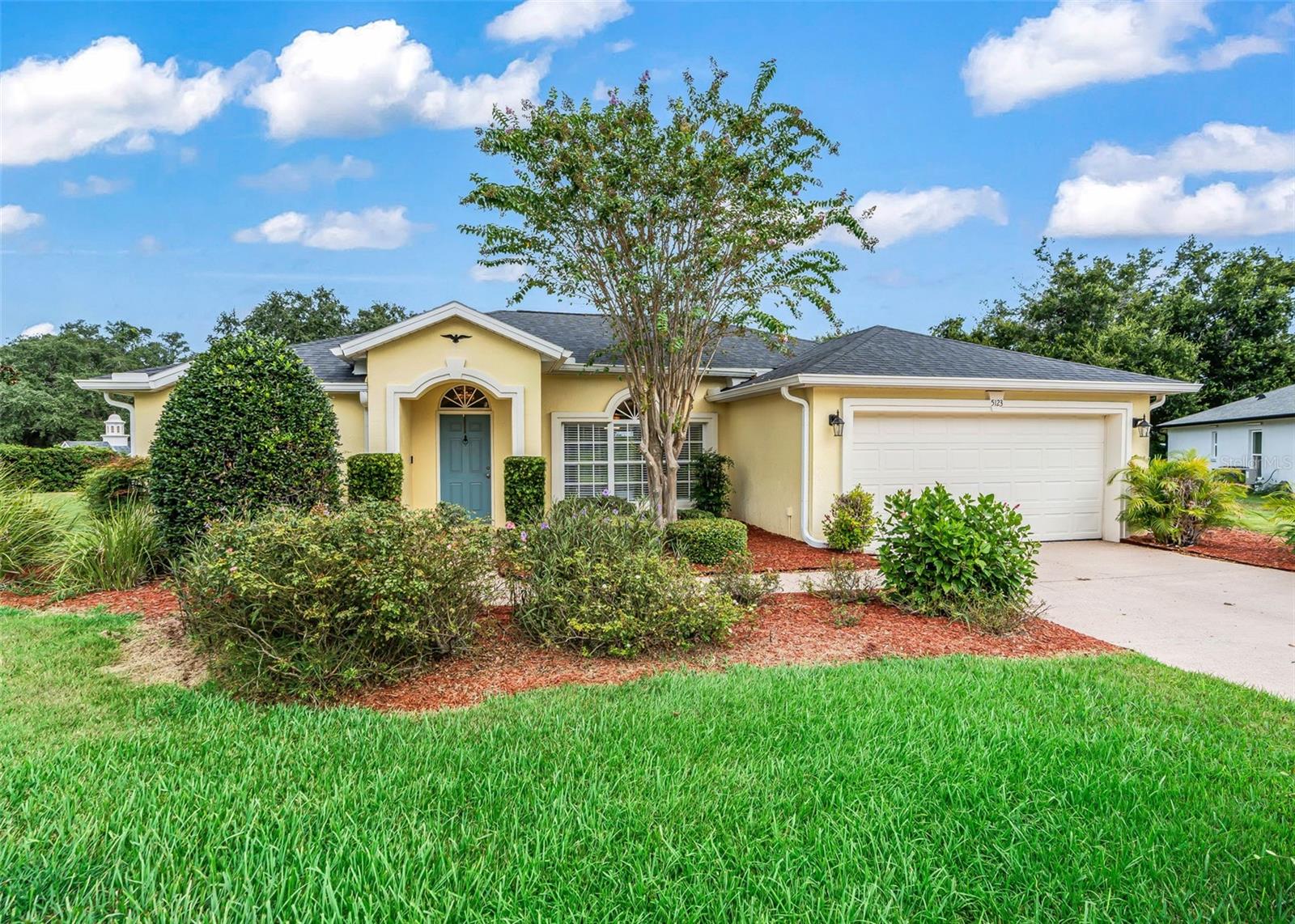5123 Grove Mnr Property Photo 5