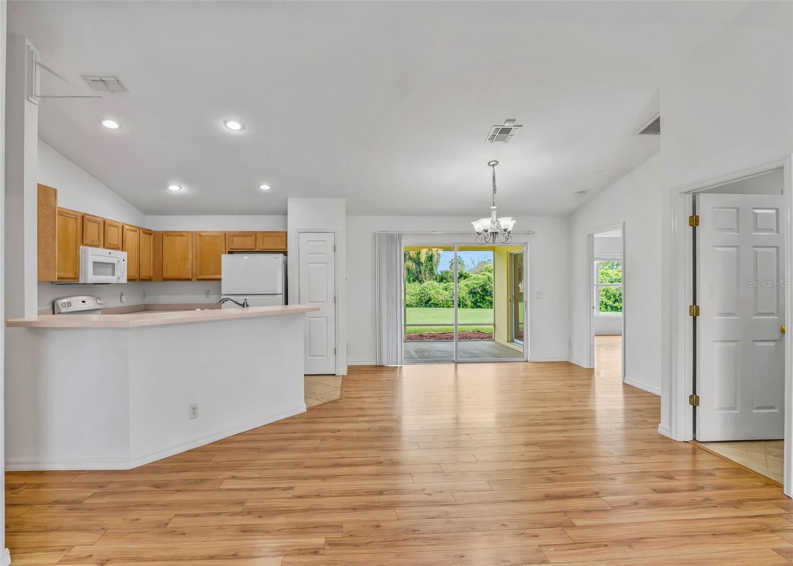 5123 Grove Mnr Property Photo 12