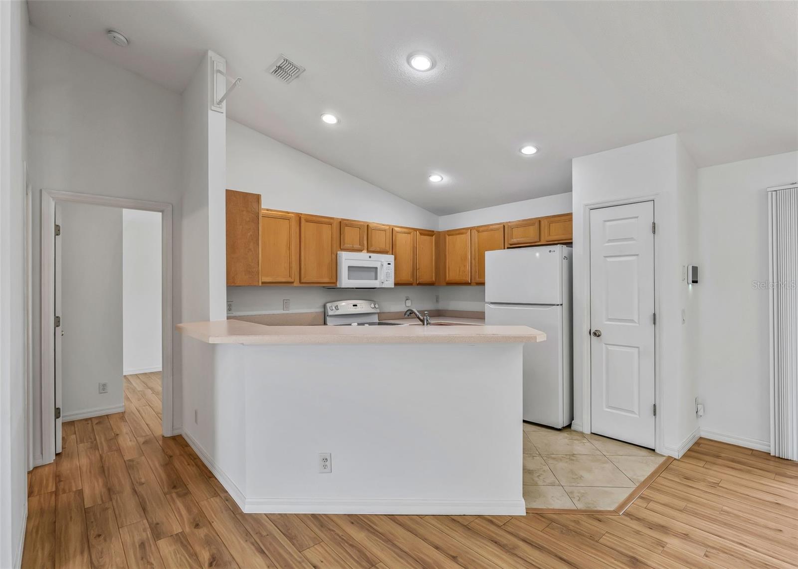 5123 Grove Mnr Property Photo 14