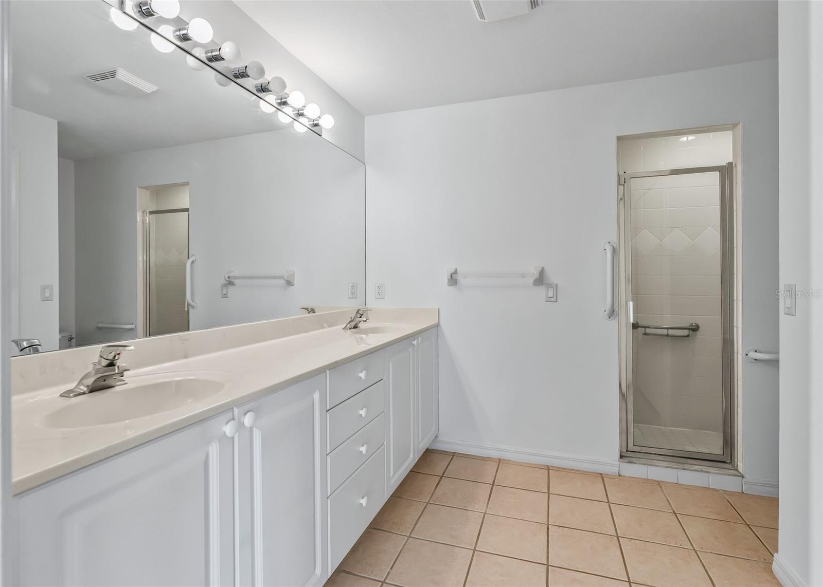 5123 Grove Mnr Property Photo 22
