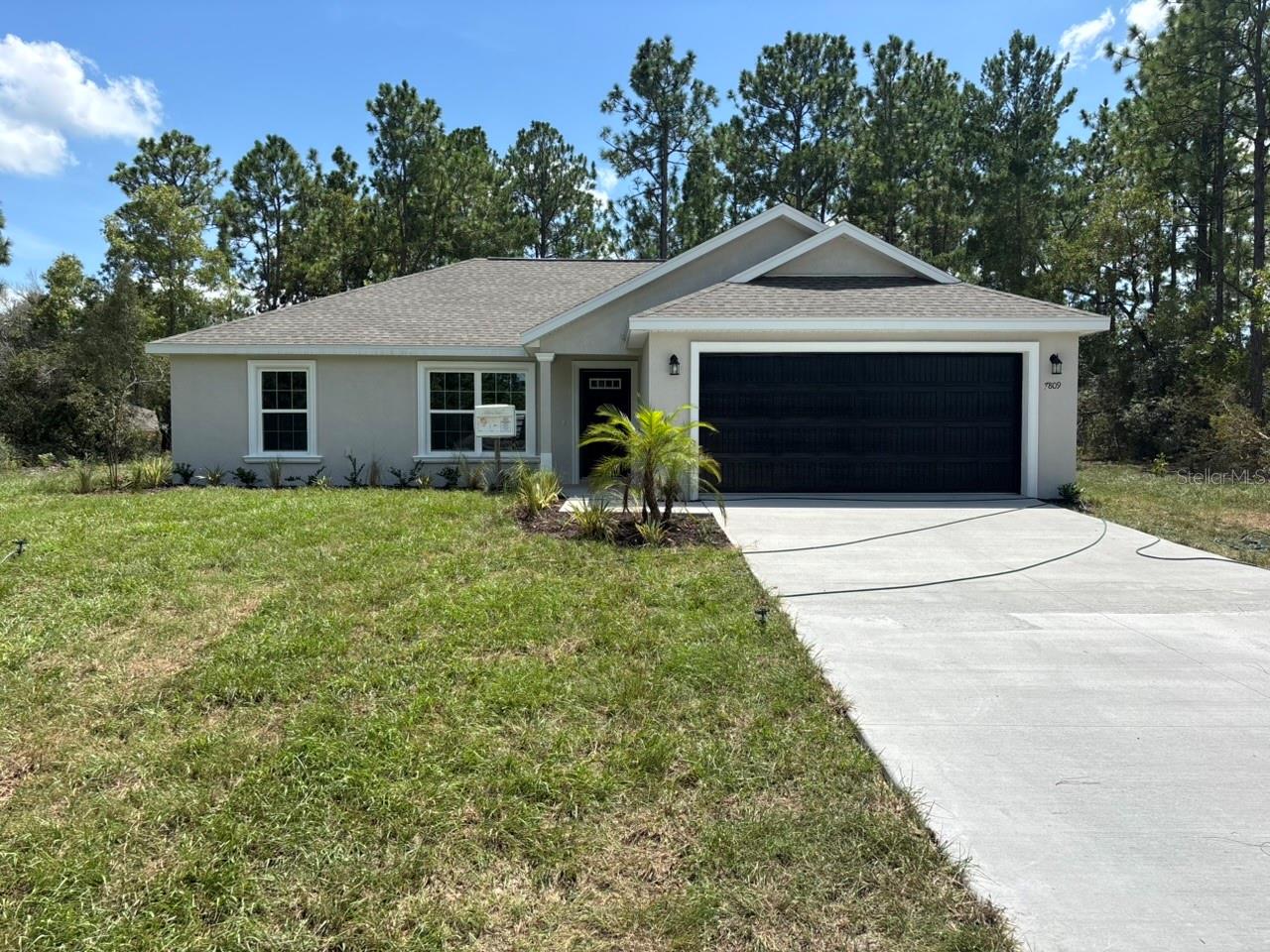 7809 N Jamaica Dr Property Photo 1