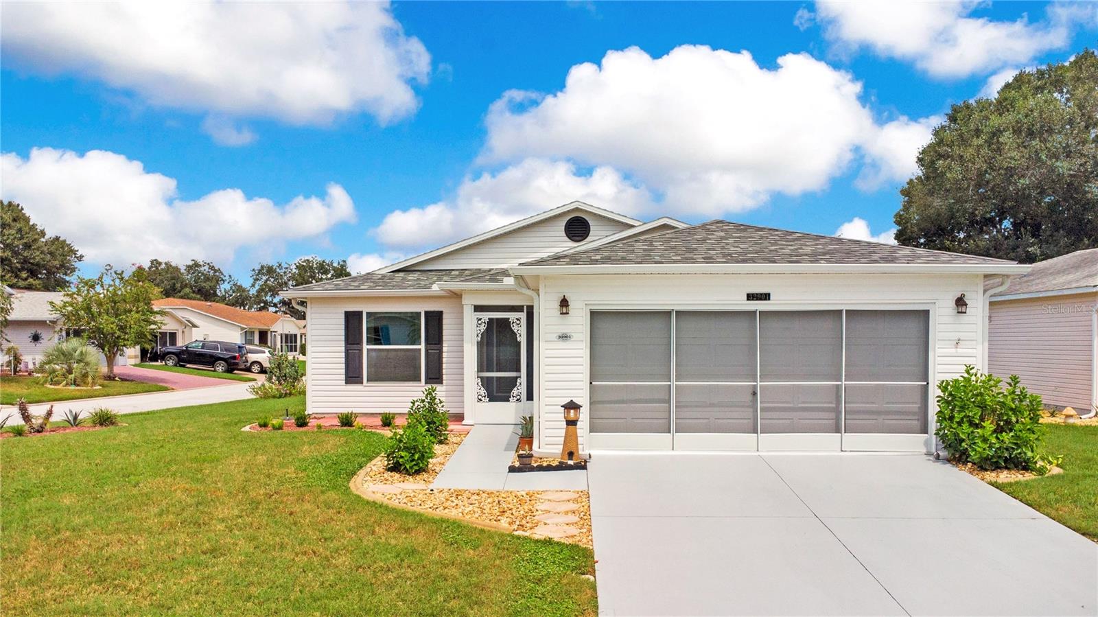 32901 Enchanted Oaks Lane Property Photo 1