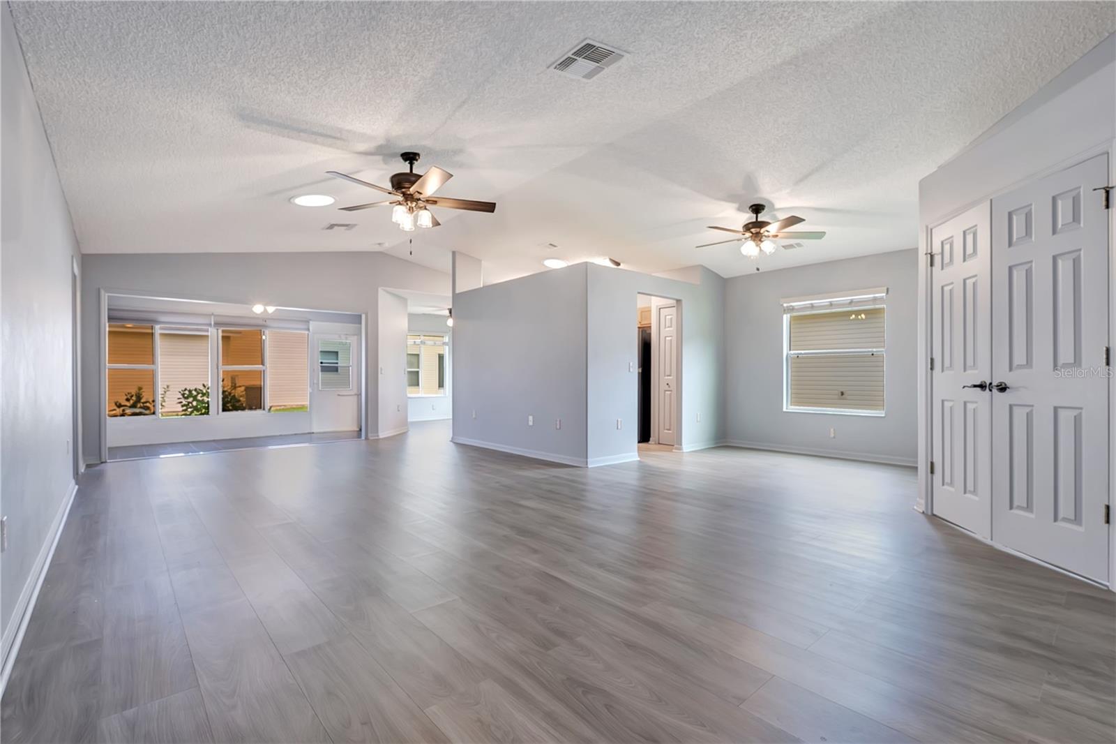 32901 Enchanted Oaks Lane Property Photo 4