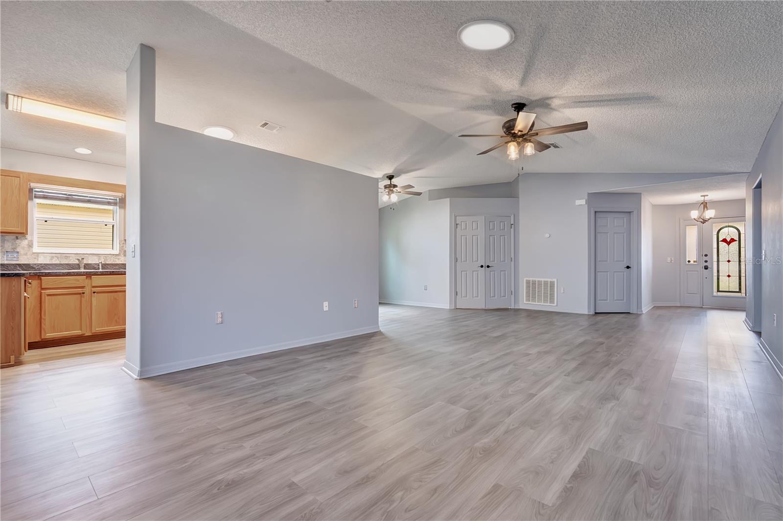 32901 Enchanted Oaks Lane Property Photo 5