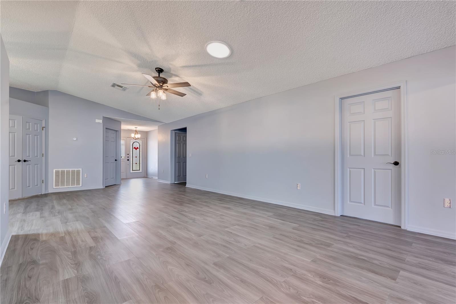 32901 Enchanted Oaks Lane Property Photo 6