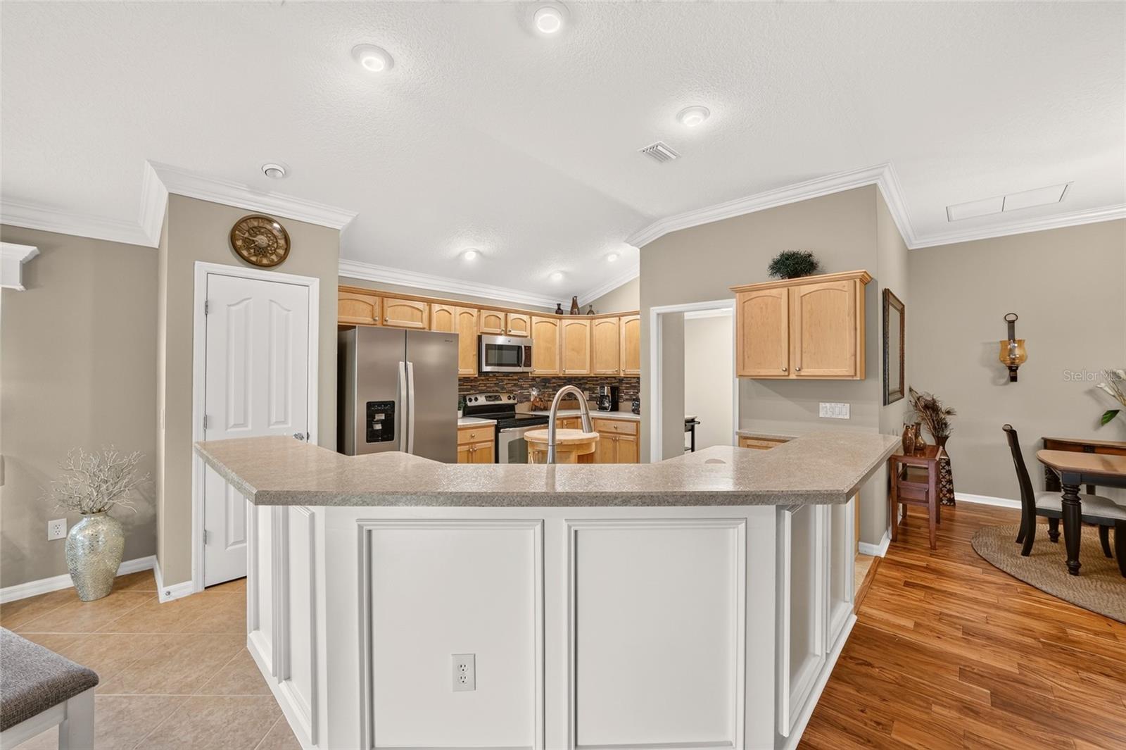 2425 Boiling Springs Ct Property Photo 3