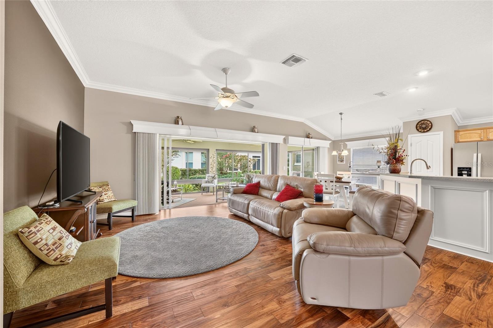 2425 Boiling Springs Ct Property Photo 12