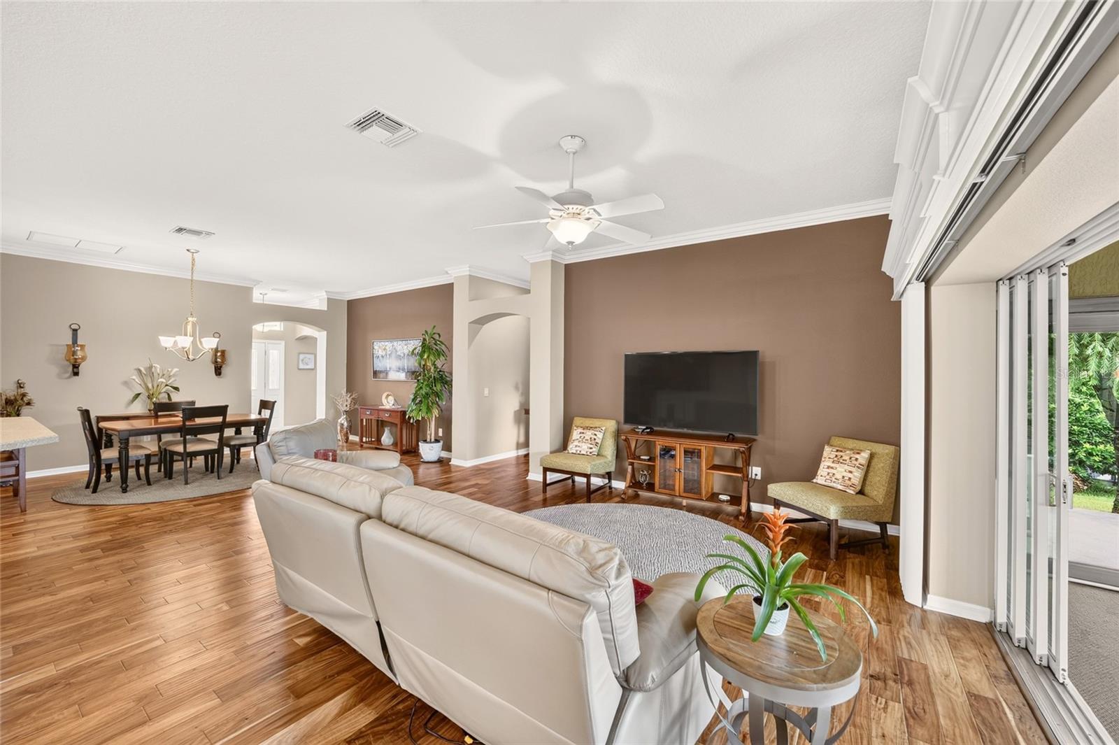 2425 Boiling Springs Ct Property Photo 13