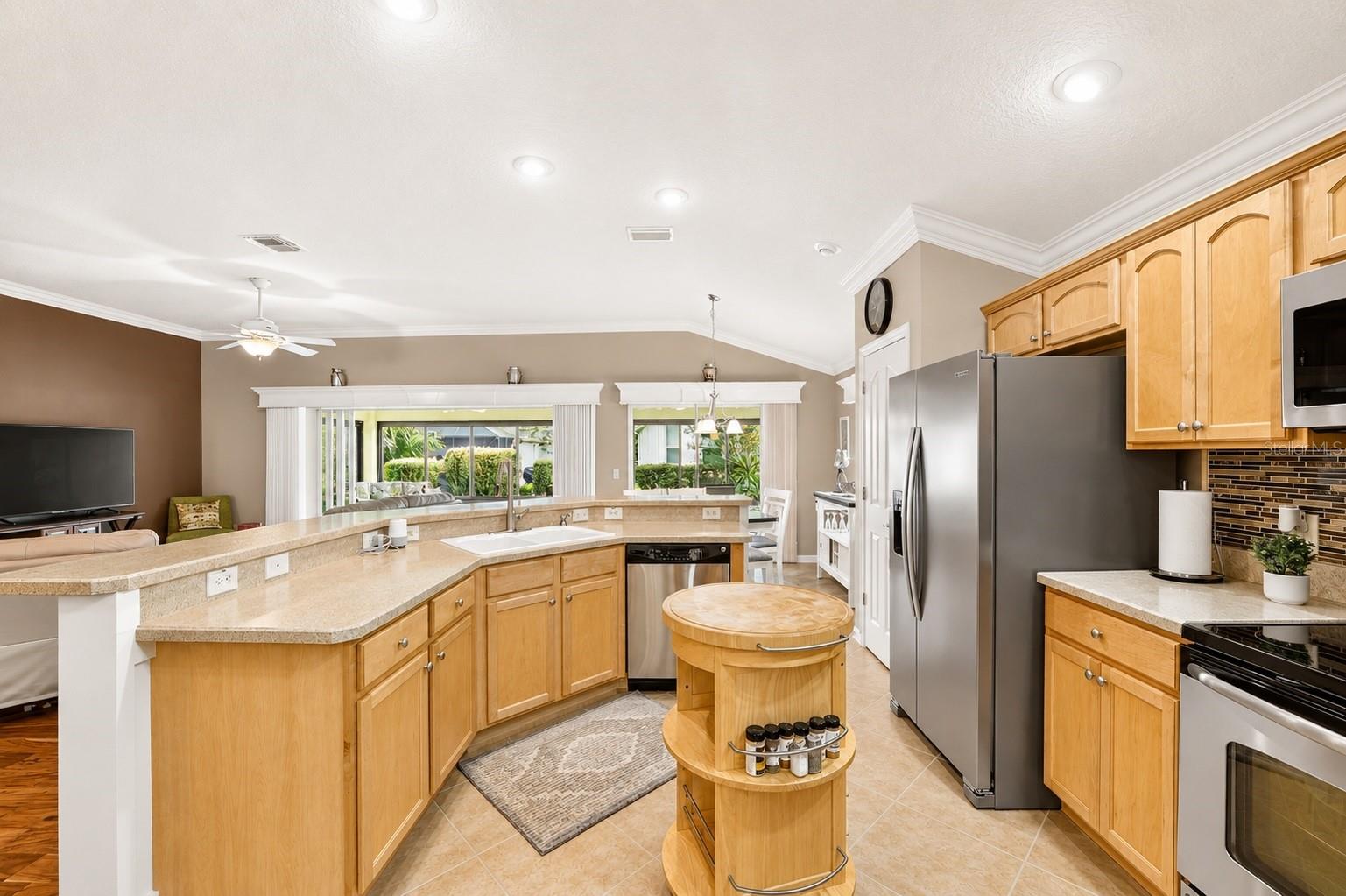 2425 Boiling Springs Ct Property Photo 17