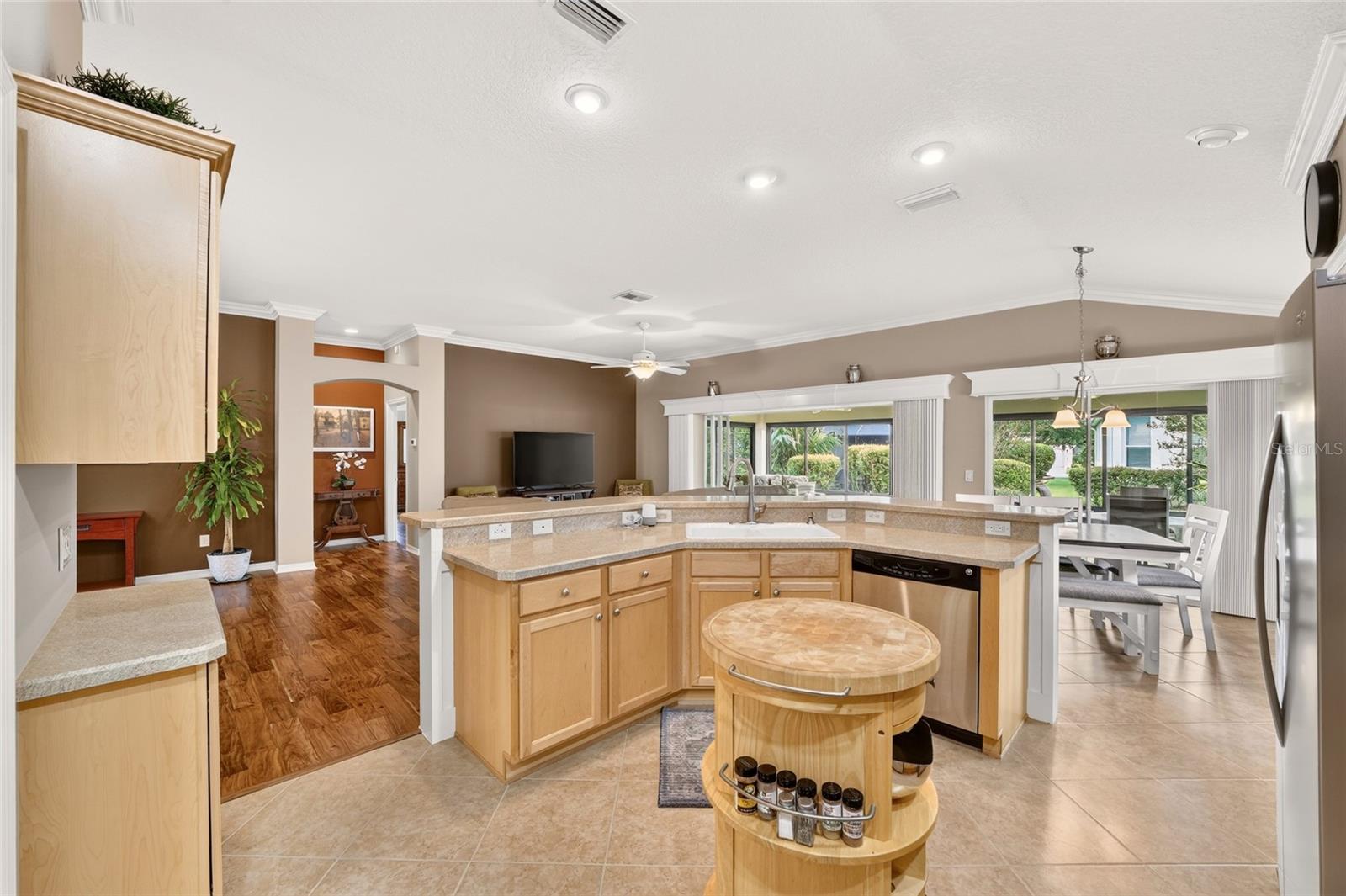 2425 Boiling Springs Ct Property Photo 18