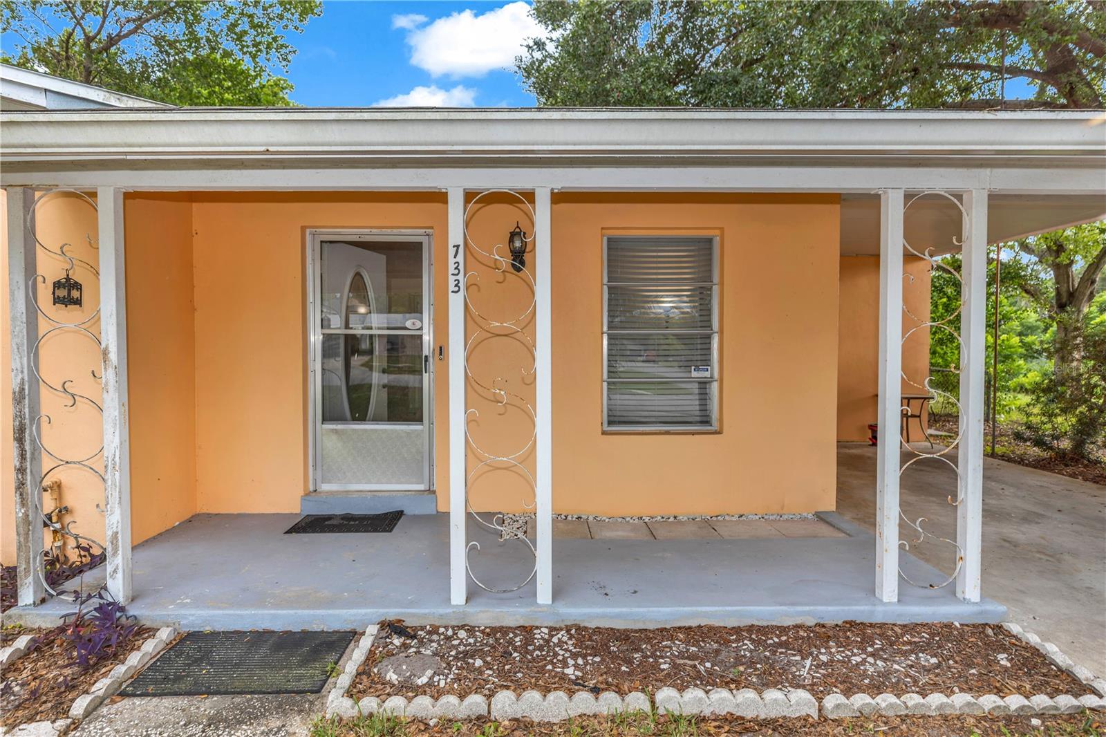 733 Hager St Property Photo 3