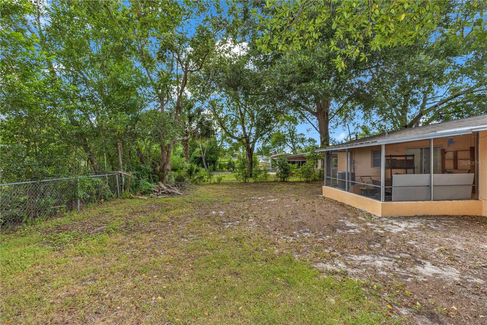 733 Hager St Property Photo 18
