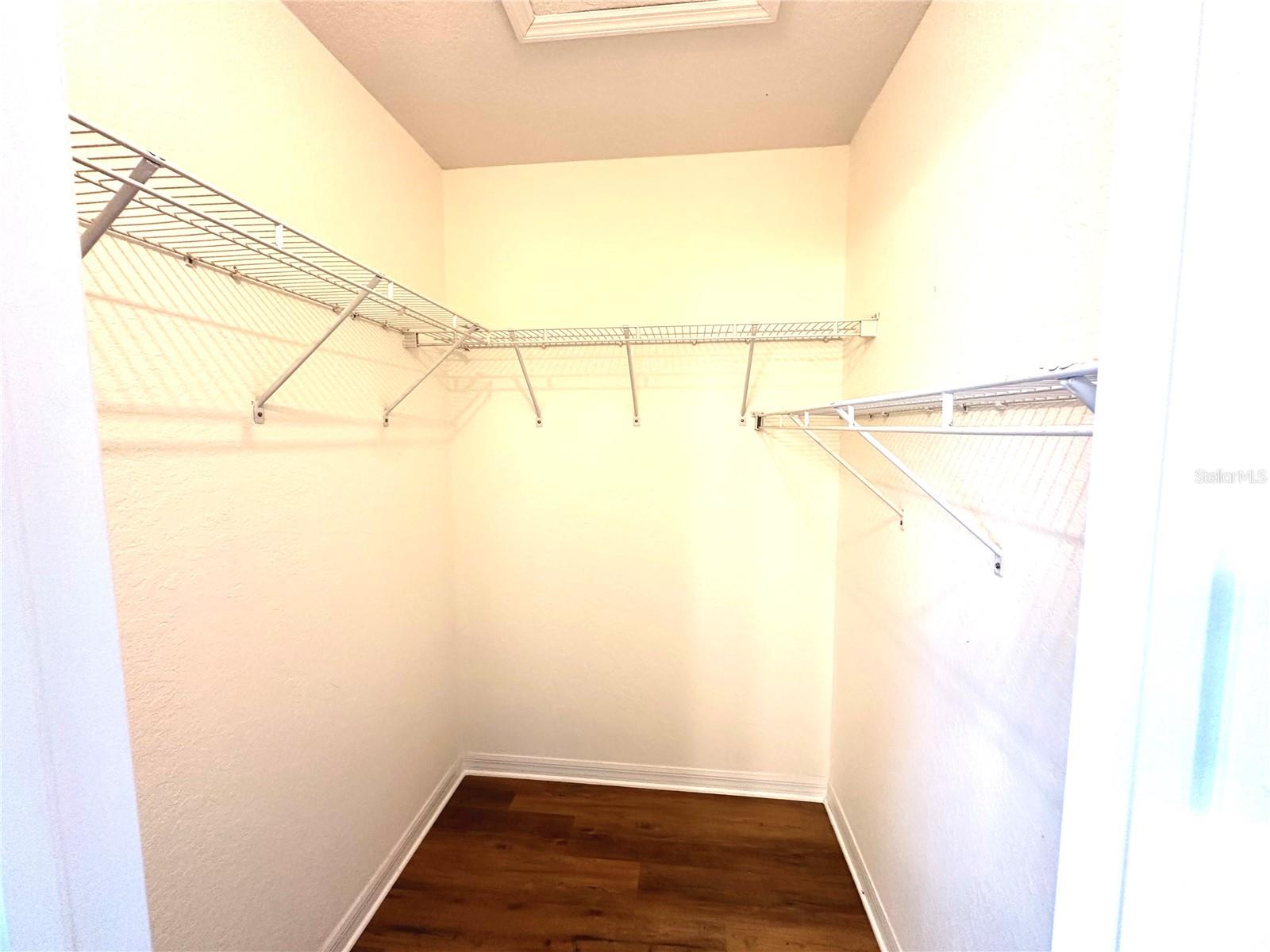 11032 Sheffield Rd Property Photo 6