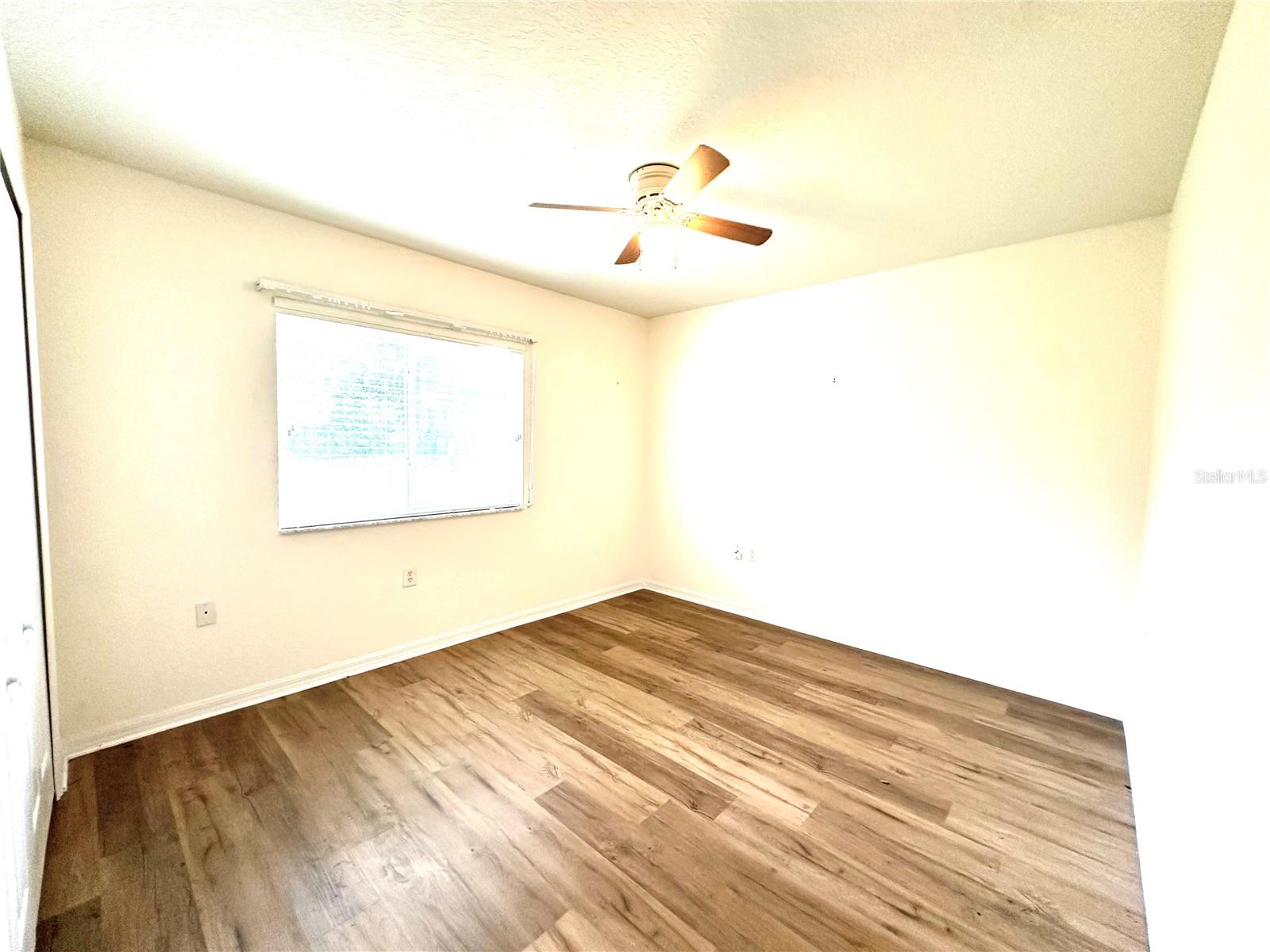11032 Sheffield Rd Property Photo 7